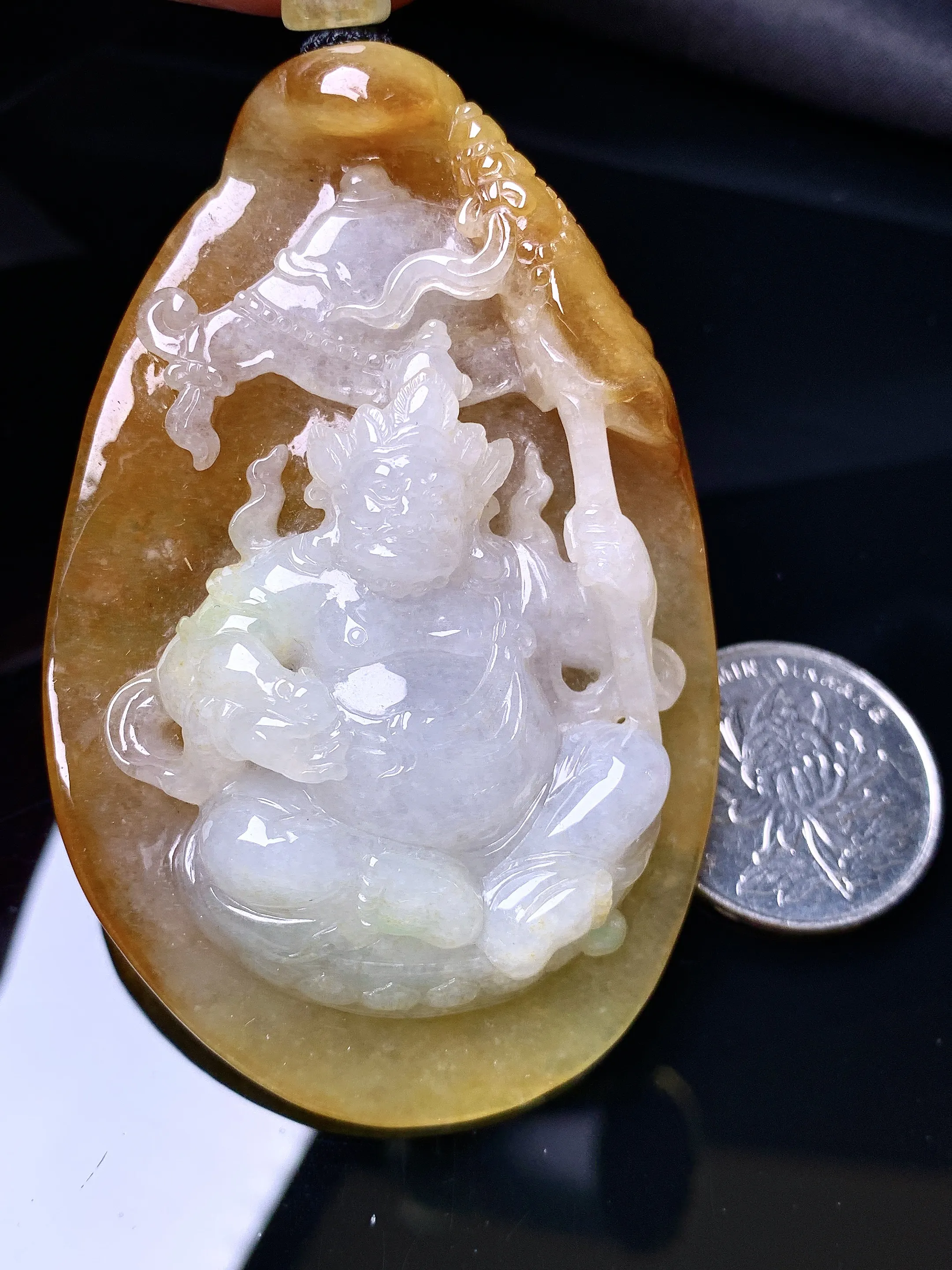 黄翡不动明王吊坠 玉质细腻 色泽清新艳丽 整体尺寸75*49.6*14