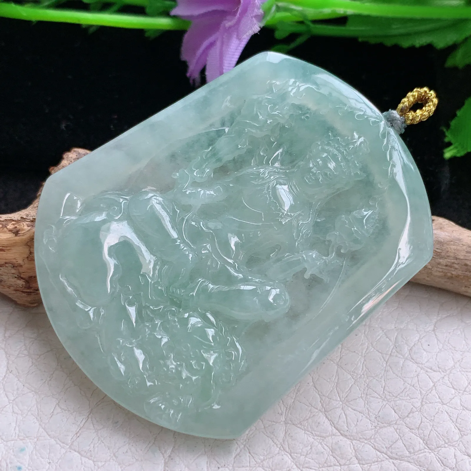 rp实拍53*42.6*5.3缅甸翡翠精雕冰绿虚空藏菩萨 生肖守护神玉吊坠 玉挂坠