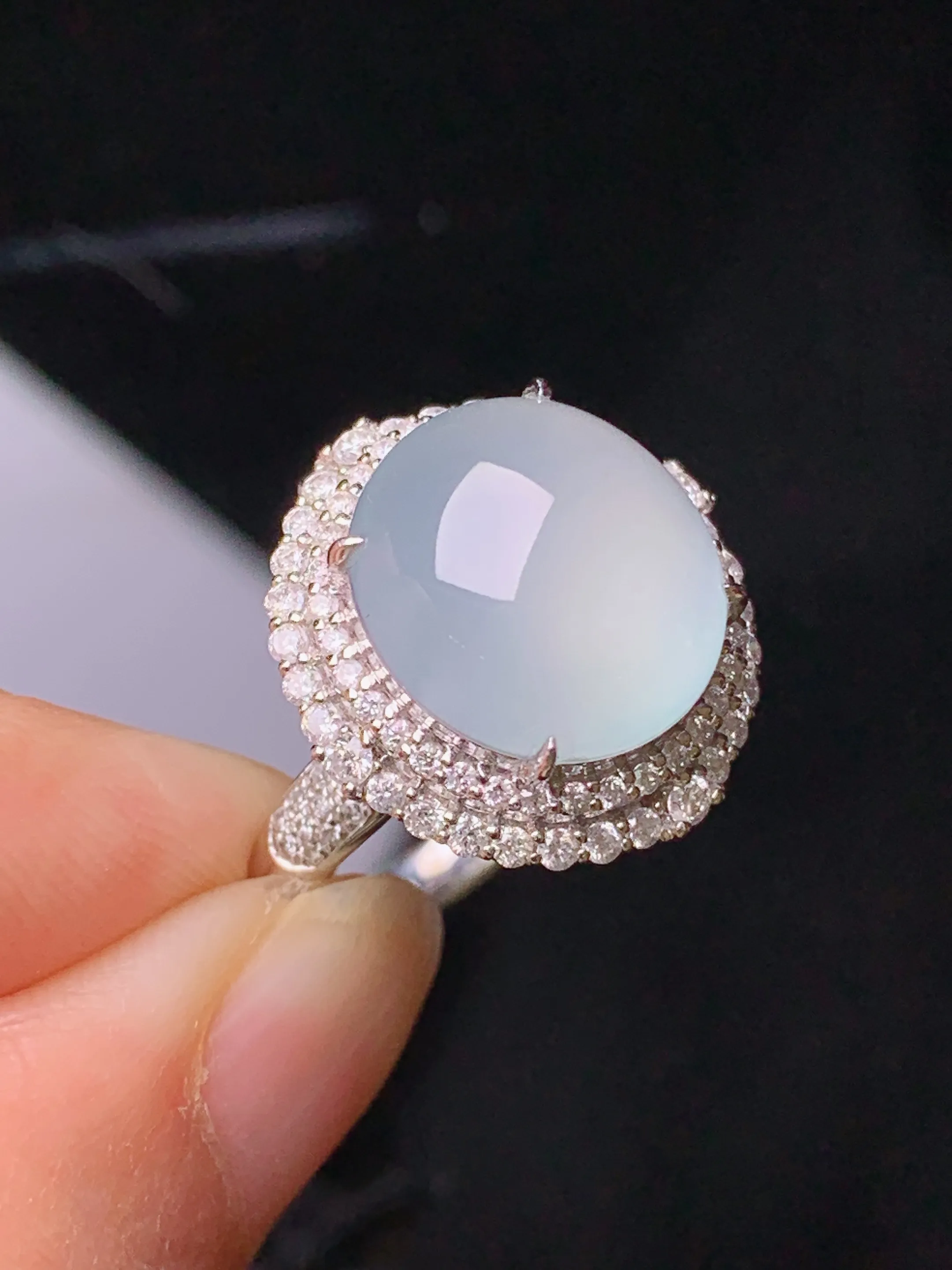 18金钻镶嵌冰种蛋面戒指吊坠两用款 玉质细腻 色泽清新艳丽 圈口14 整体尺寸23.6*16.7*11.8