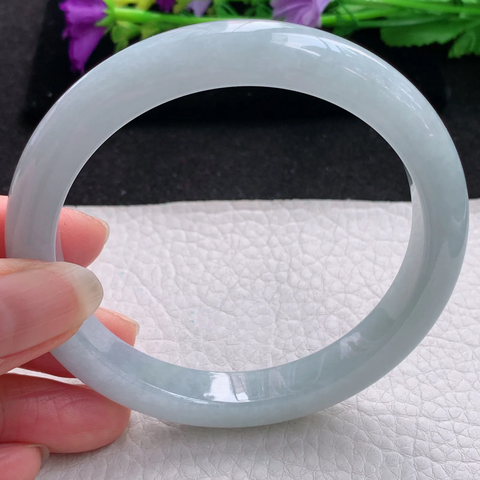 js大圈口62*10.3*8.5平安镯 缅甸翡翠精美白月光厚装宽边玉手镯 玉手环