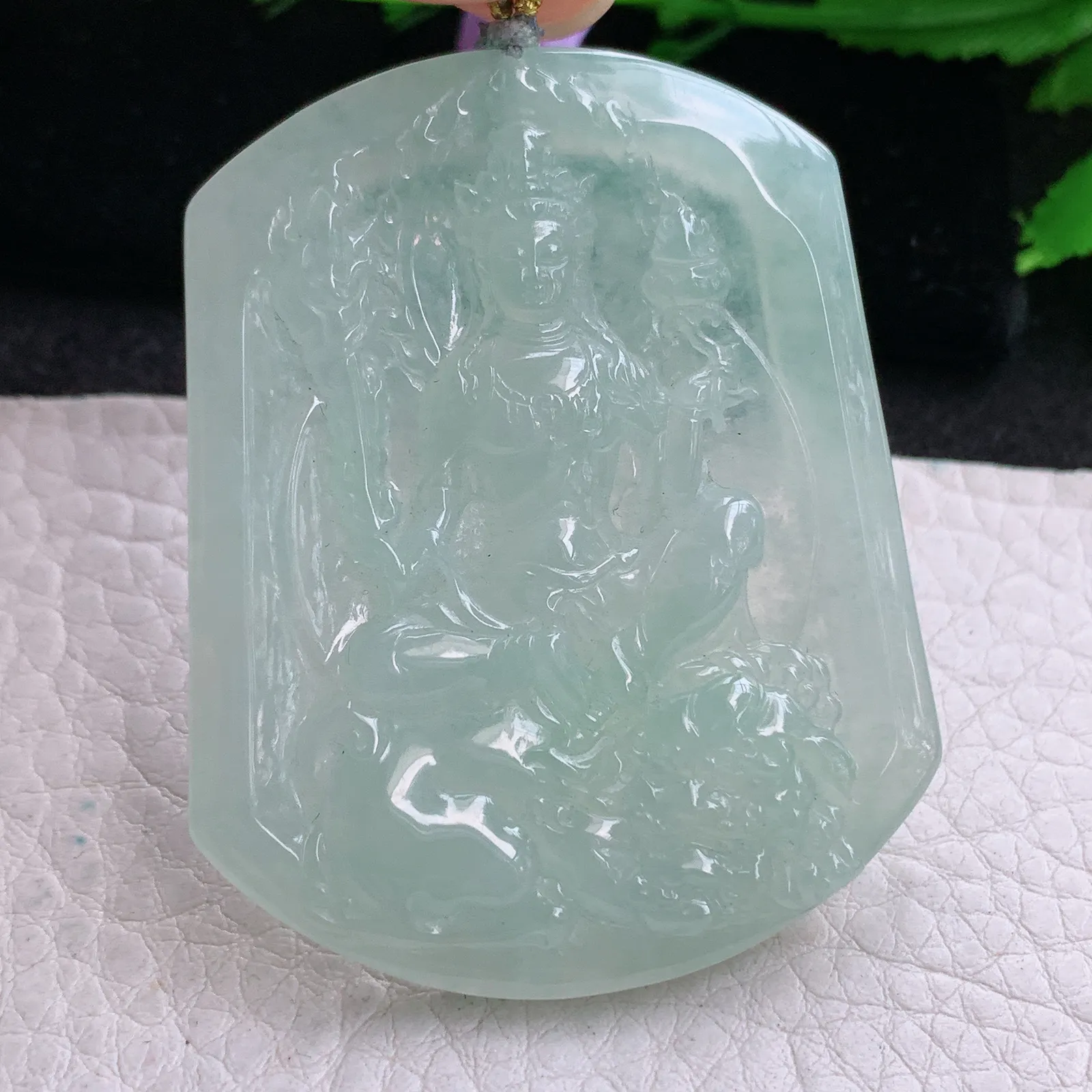 rp实拍53*42.6*5.3缅甸翡翠精雕冰绿虚空藏菩萨 生肖守护神玉吊坠 玉挂坠