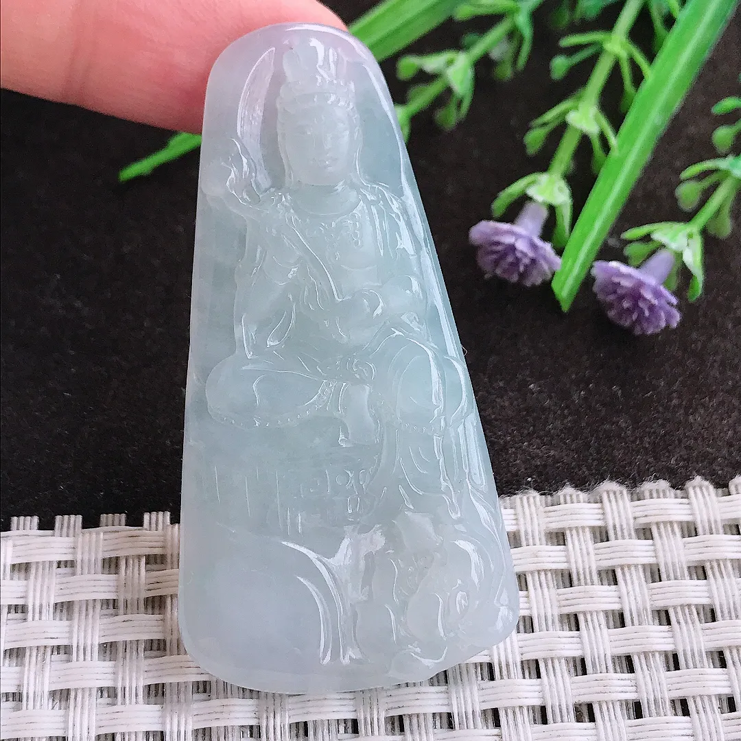 实拍A货翡翠58.5/29.8/6老坑冰胶果冻冰晴大势至菩萨吊坠翡翠持莲观音挂件