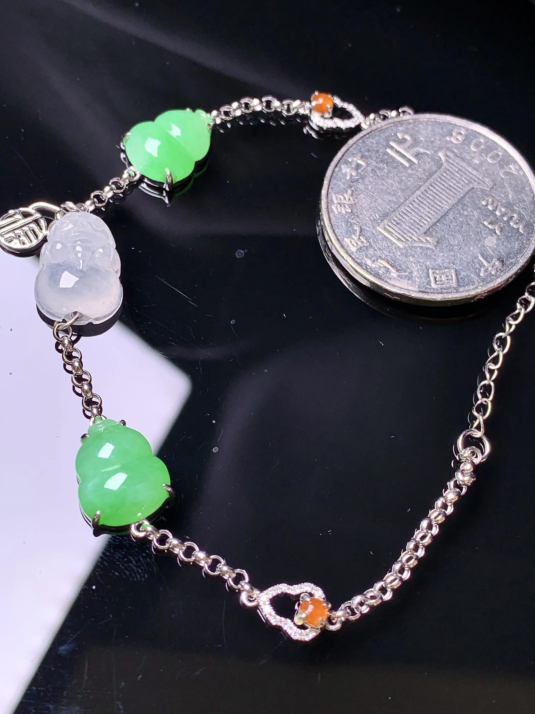 18金镶嵌冰貔貅绿葫芦手链 吊坠 玉质细腻 色泽清新艳丽 整体尺寸11.5*9*4