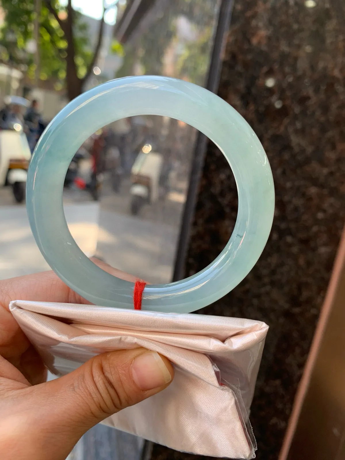 冰晴圆条，底色均匀，冰胶十足
尺寸 54.4-10.7-10.6