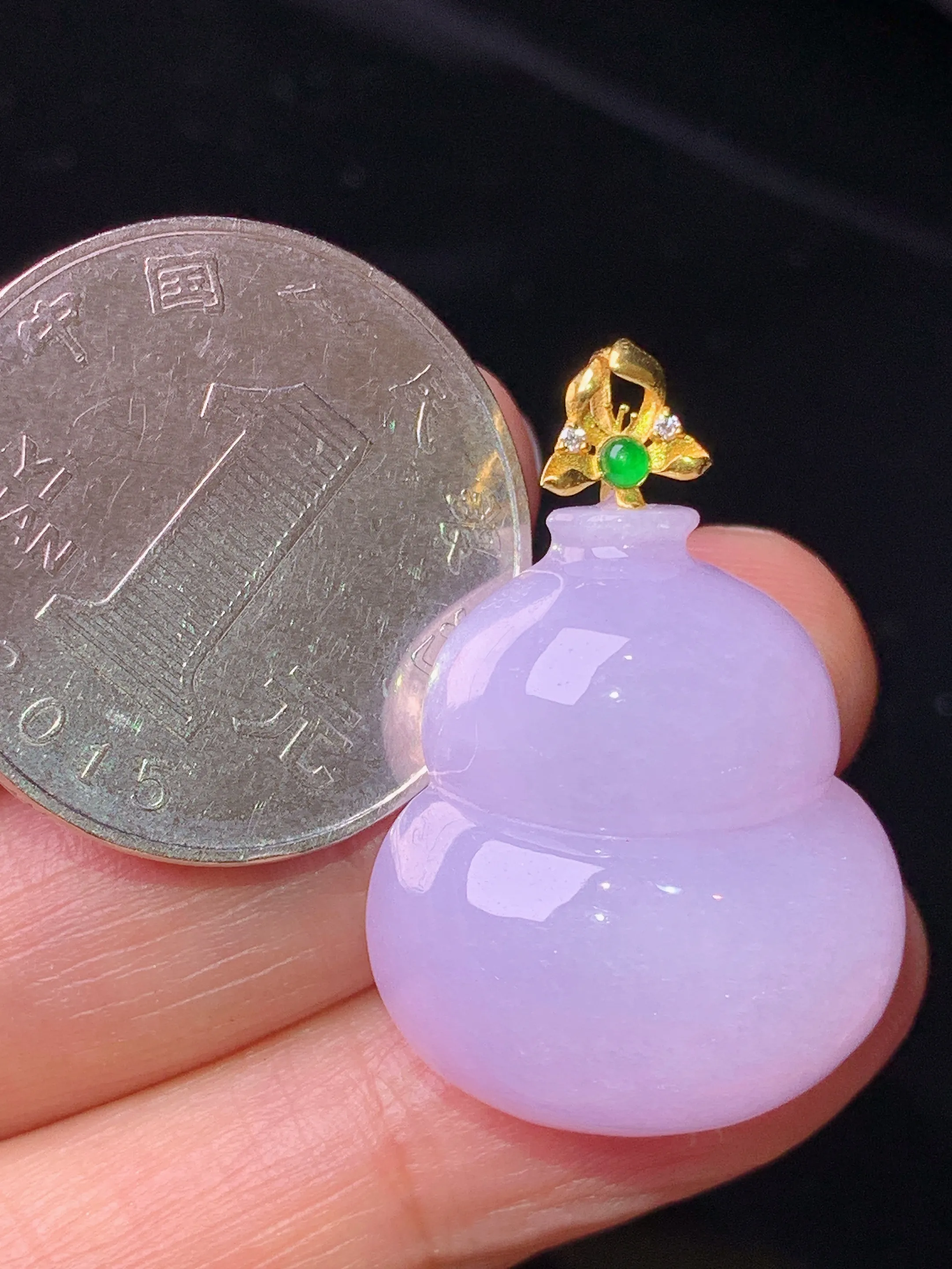 18金钻镶嵌紫罗兰葫芦吊坠 玉质细腻 色泽清新艳丽 整体尺寸30.6*21*10.8