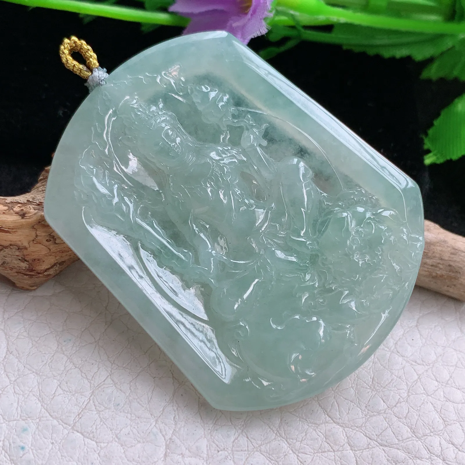 rp实拍53*42.6*5.3缅甸翡翠精雕冰绿虚空藏菩萨 生肖守护神玉吊坠 玉挂坠