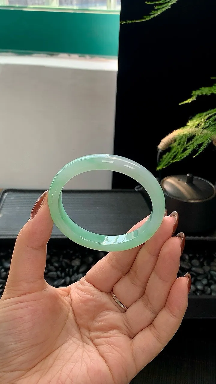 「甜果绿贵妃镯