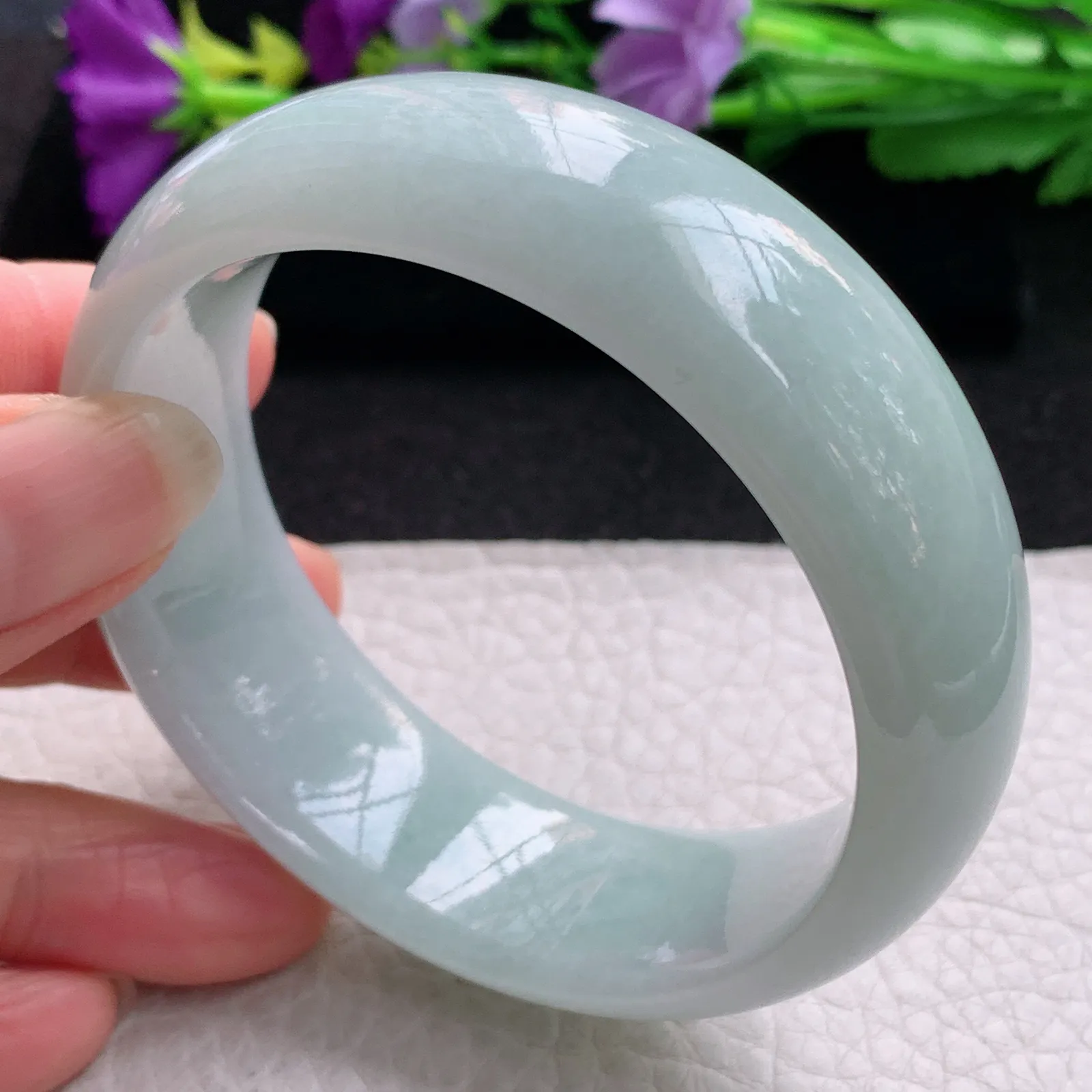 js实拍55.5*19.6*8轮胎镯 缅甸翡翠精美水润浅绿宽边玉手镯 玉手环