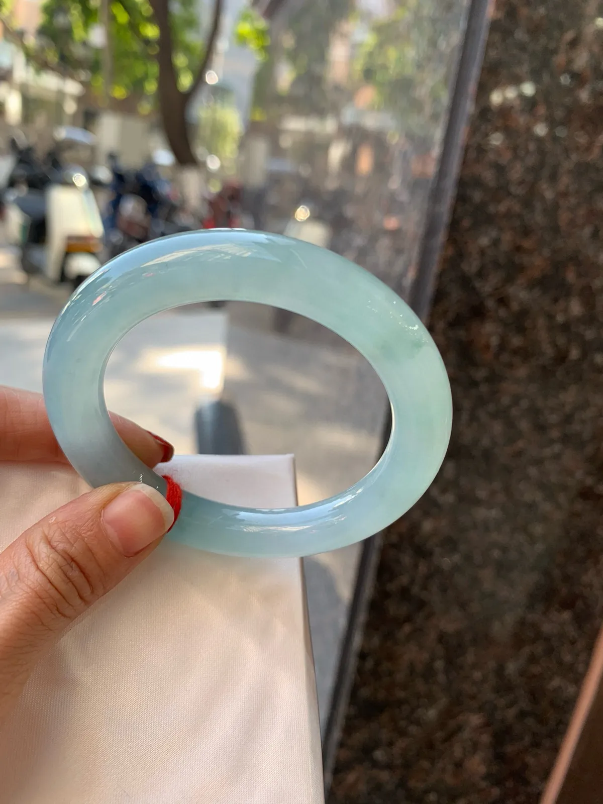 冰晴圆条，底色均匀，冰胶十足
尺寸 54.4-10.7-10.6