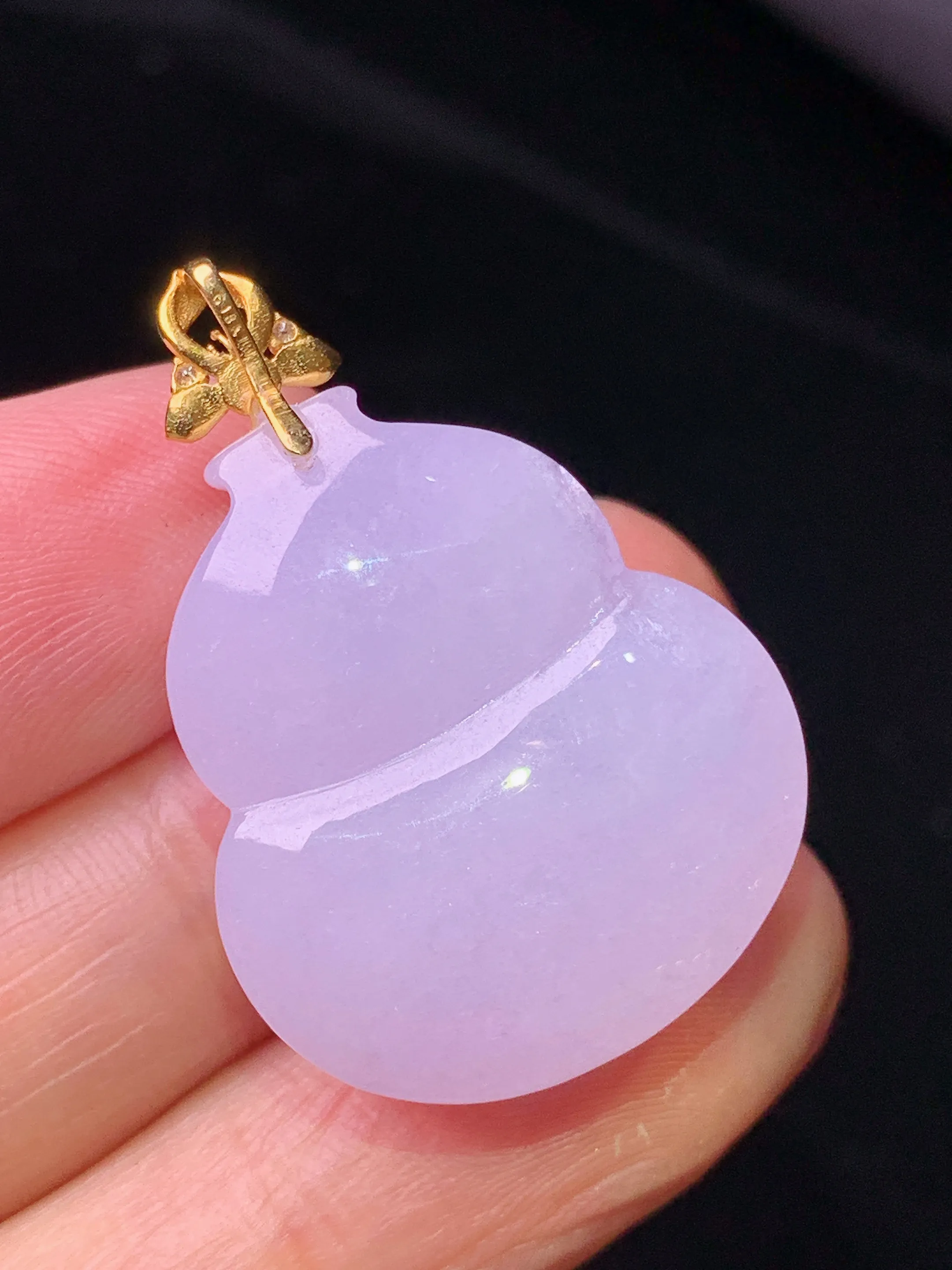 18金钻镶嵌紫罗兰葫芦吊坠 玉质细腻 色泽清新艳丽 整体尺寸30.6*21*10.8