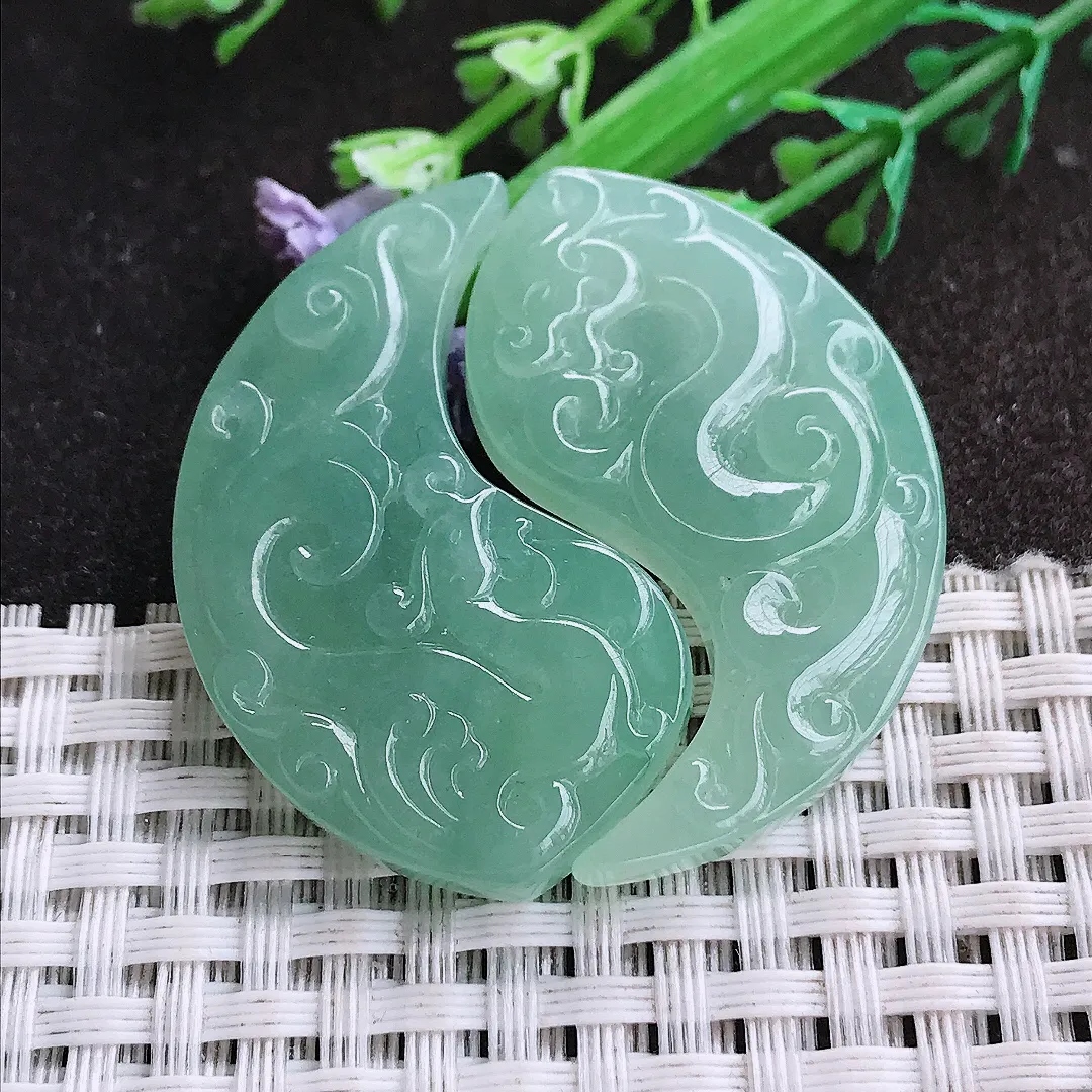 实拍A货翡翠39.8/20.5/5老坑冰胶水灵冰晴满甜绿仿古龙凤牌吊坠翡翠玉牌挂件