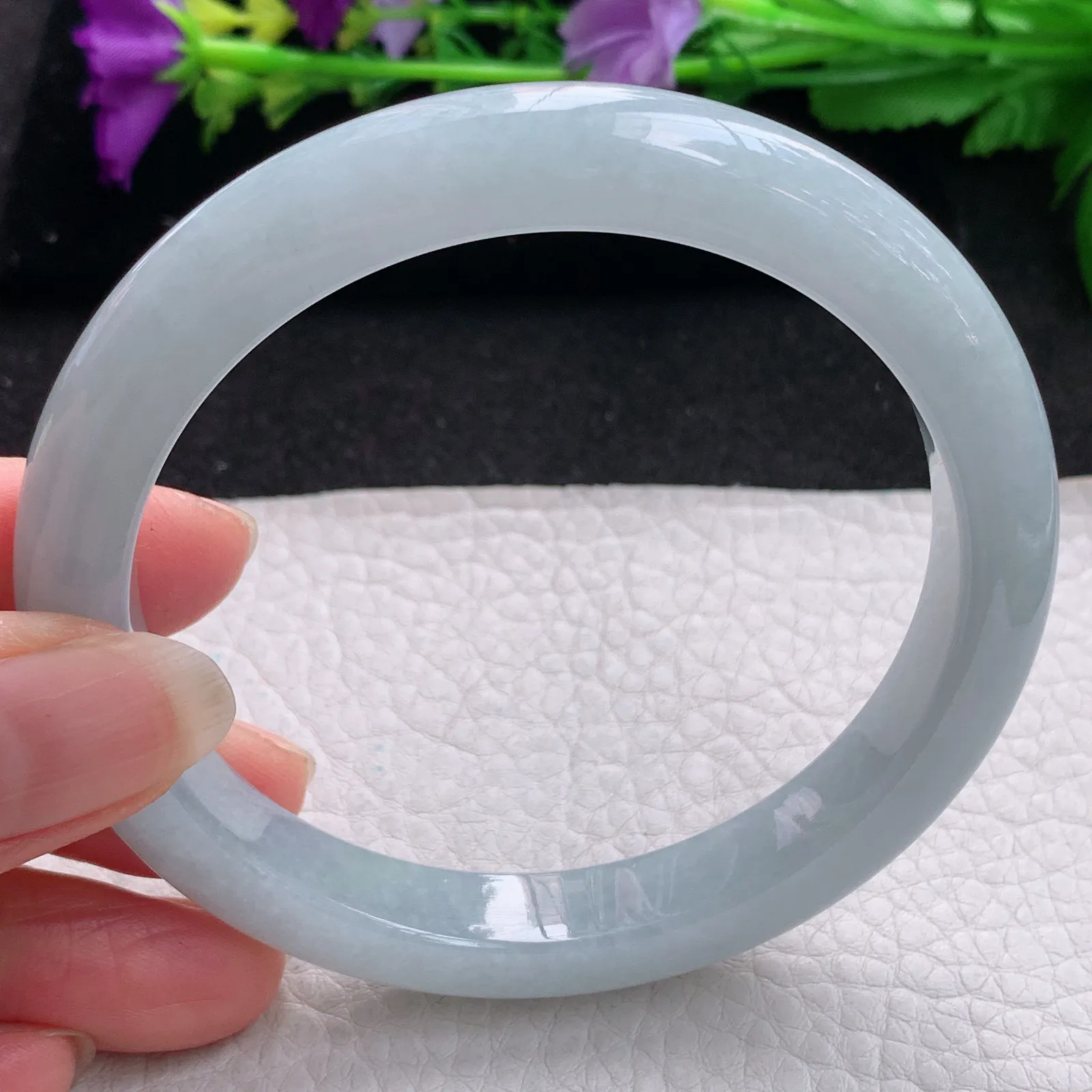 js大圈口62*10.3*8.5平安镯 缅甸翡翠精美白月光厚装宽边玉手镯 玉手环