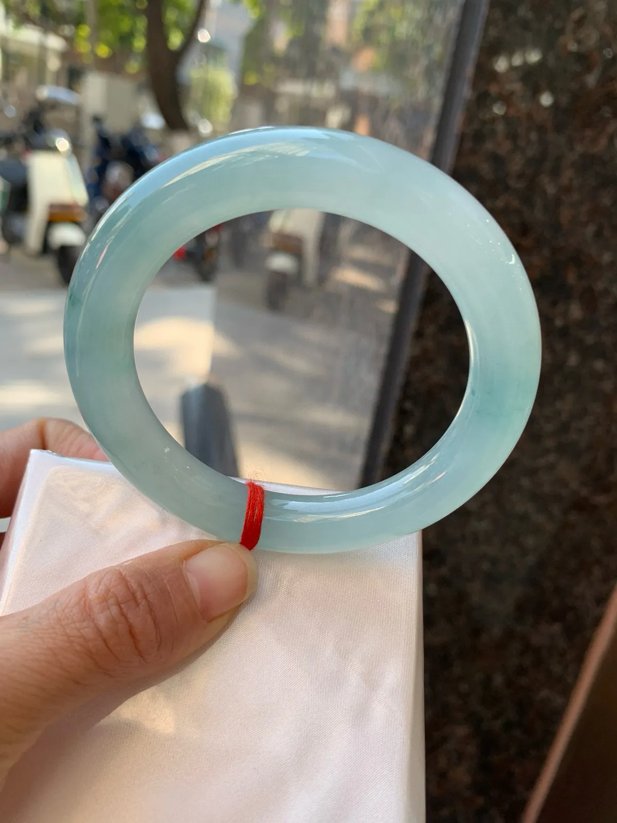 冰晴圆条，底色均匀，冰胶十足
尺寸 54.4-10.7-10.6