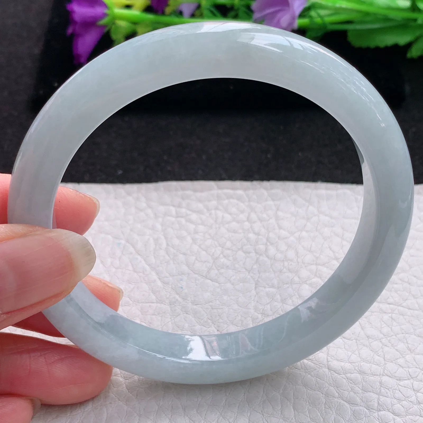 js大圈口62*10.3*8.5平安镯 缅甸翡翠精美白月光厚装宽边玉手镯 玉手环