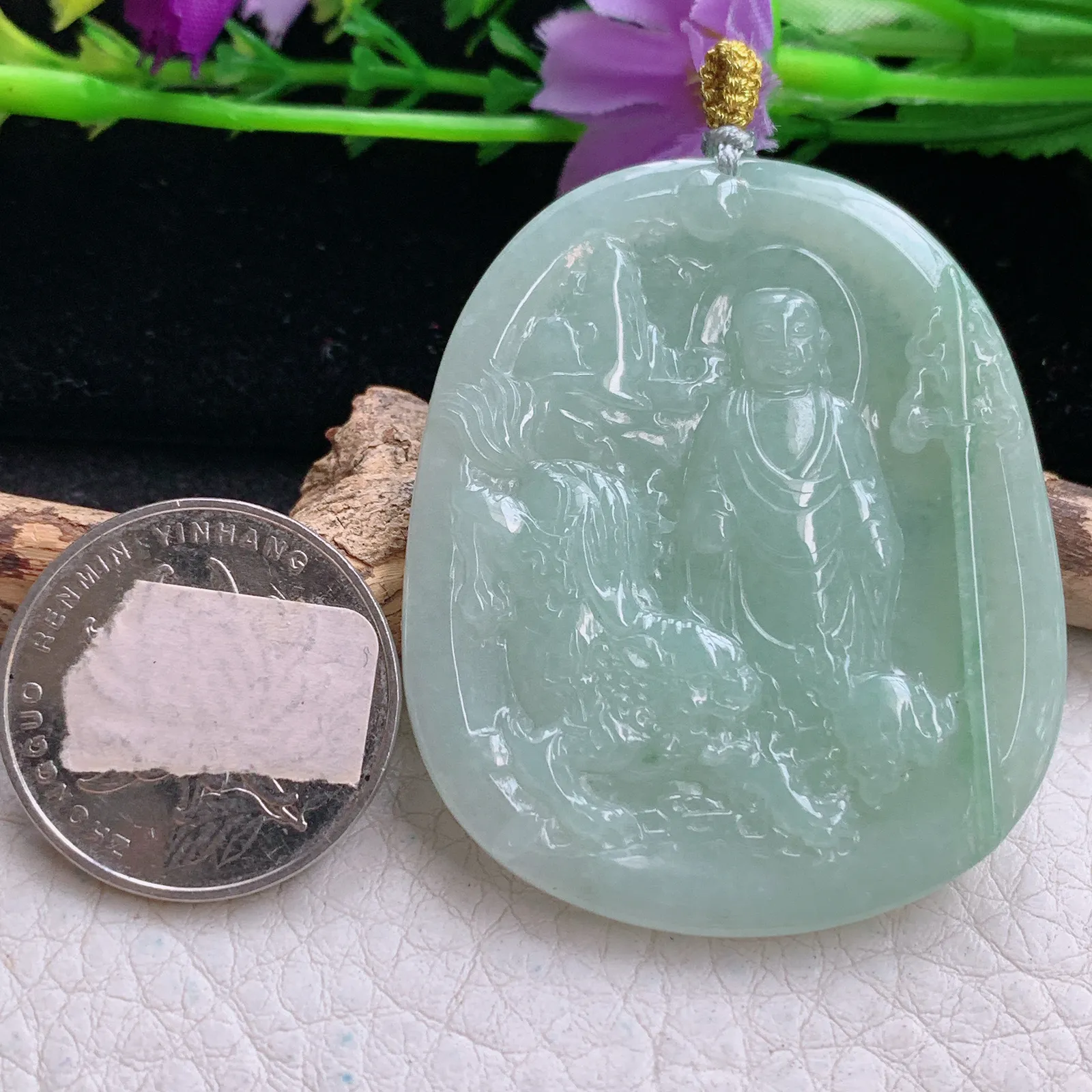 rp实拍50*41.8*5缅甸翡翠精雕甜绿地藏王菩萨玉吊坠 玉挂坠