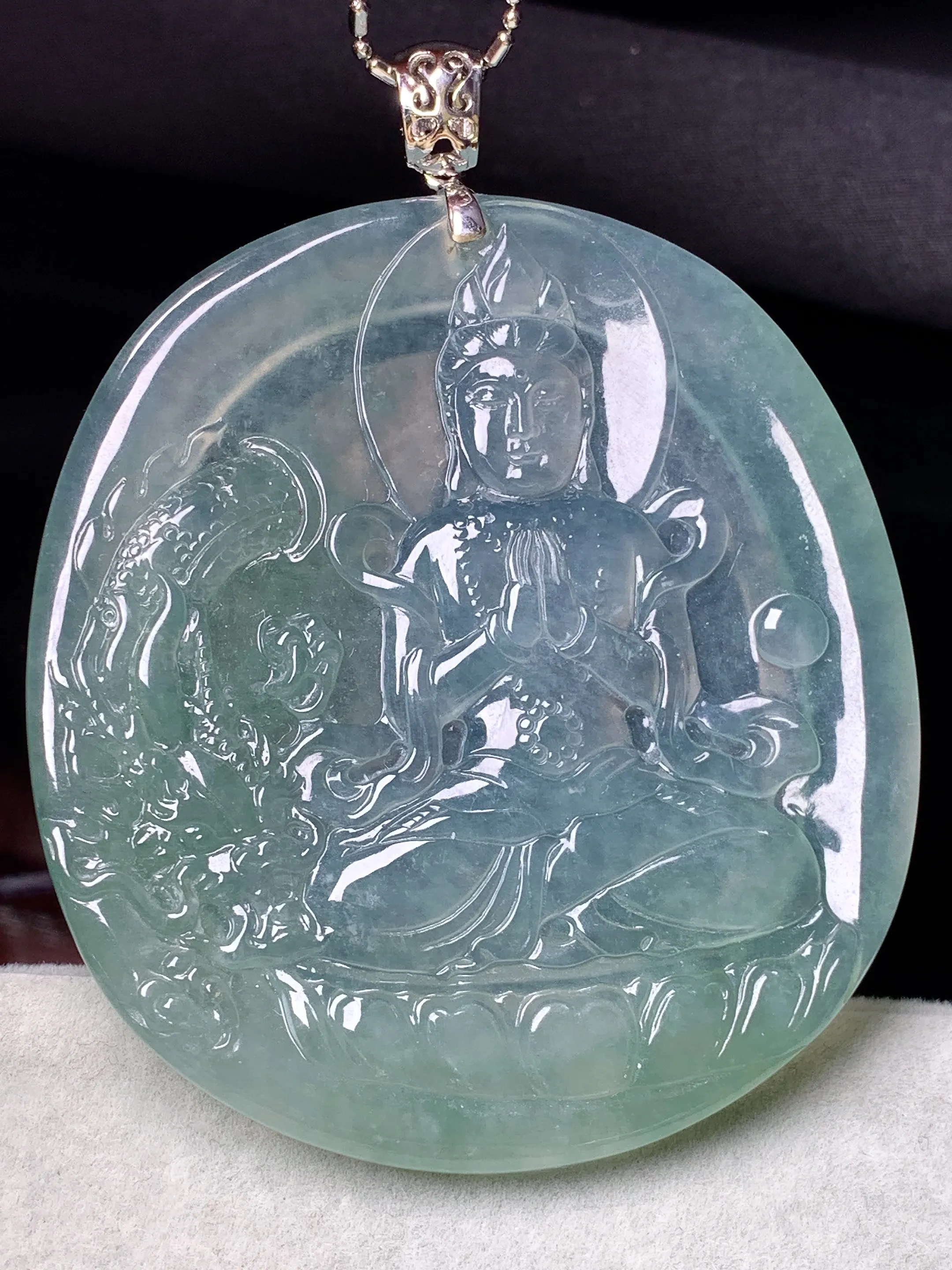 冰种翡翠晴绿文殊观音菩萨吊坠 玉质细腻 色泽清新艳丽 整体尺寸64*49.8*4.6