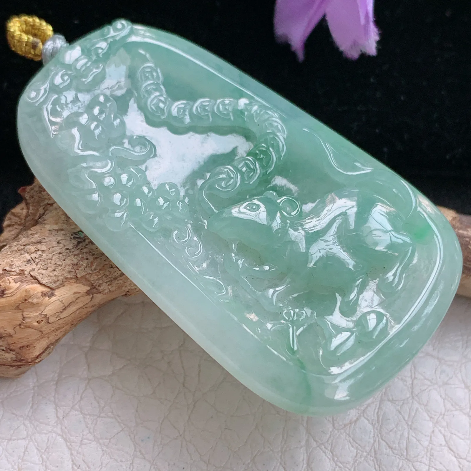 rp实拍50*38*5.3缅甸翡翠精雕飘花招财老鼠 生肖鼠玉吊坠 玉挂坠