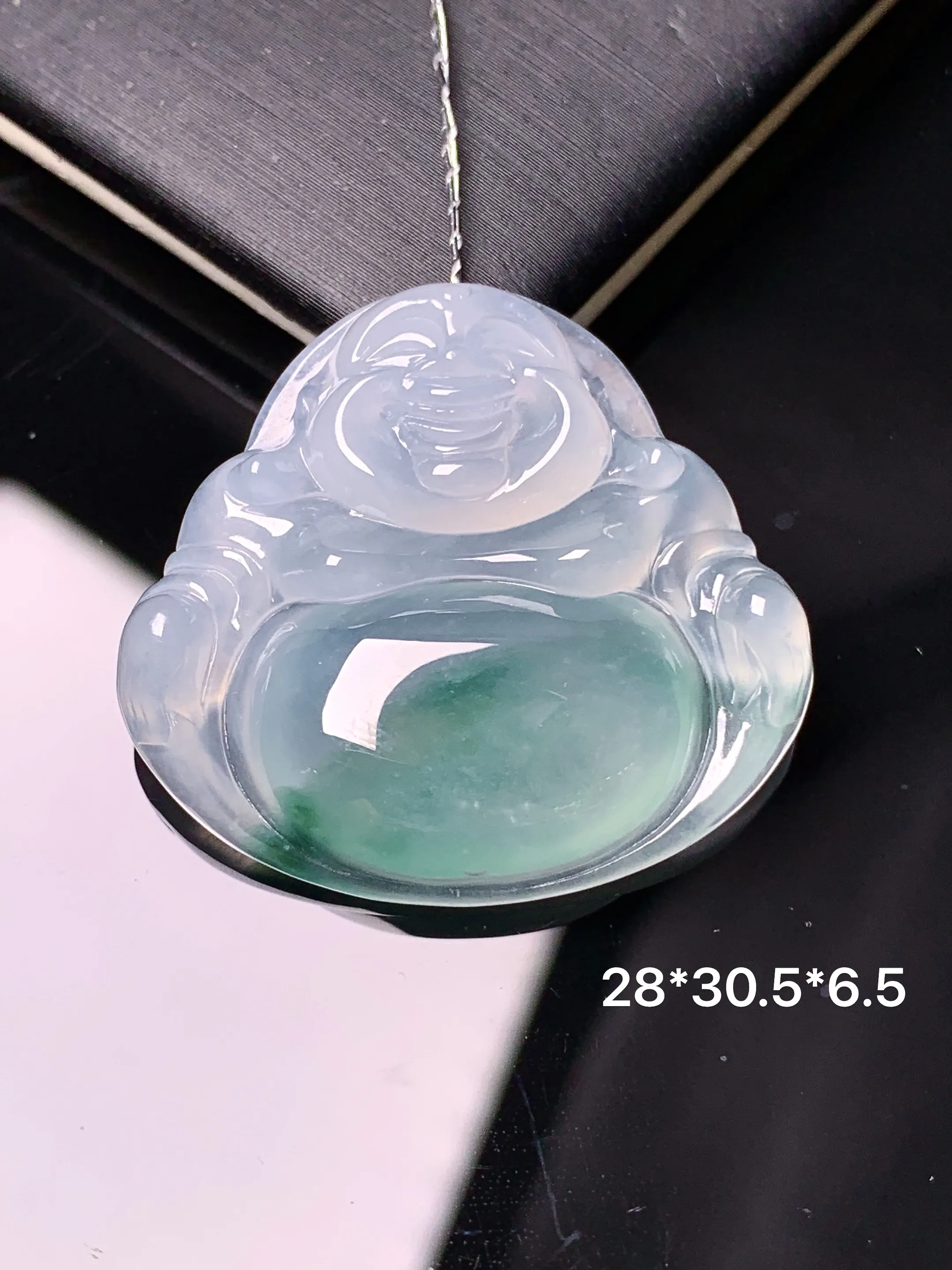 冰种飘绿佛公吊坠 玉质细腻 色泽清新艳丽 整体尺寸28*30.5*6.5