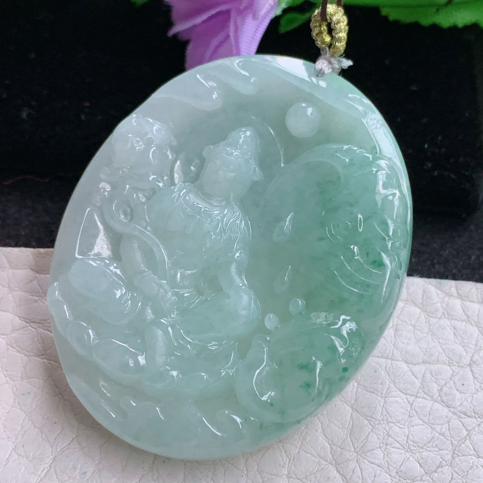 rp实拍48*39.5*7.6缅甸翡翠精雕水润文殊菩萨 生肖守护神玉吊坠 玉挂坠