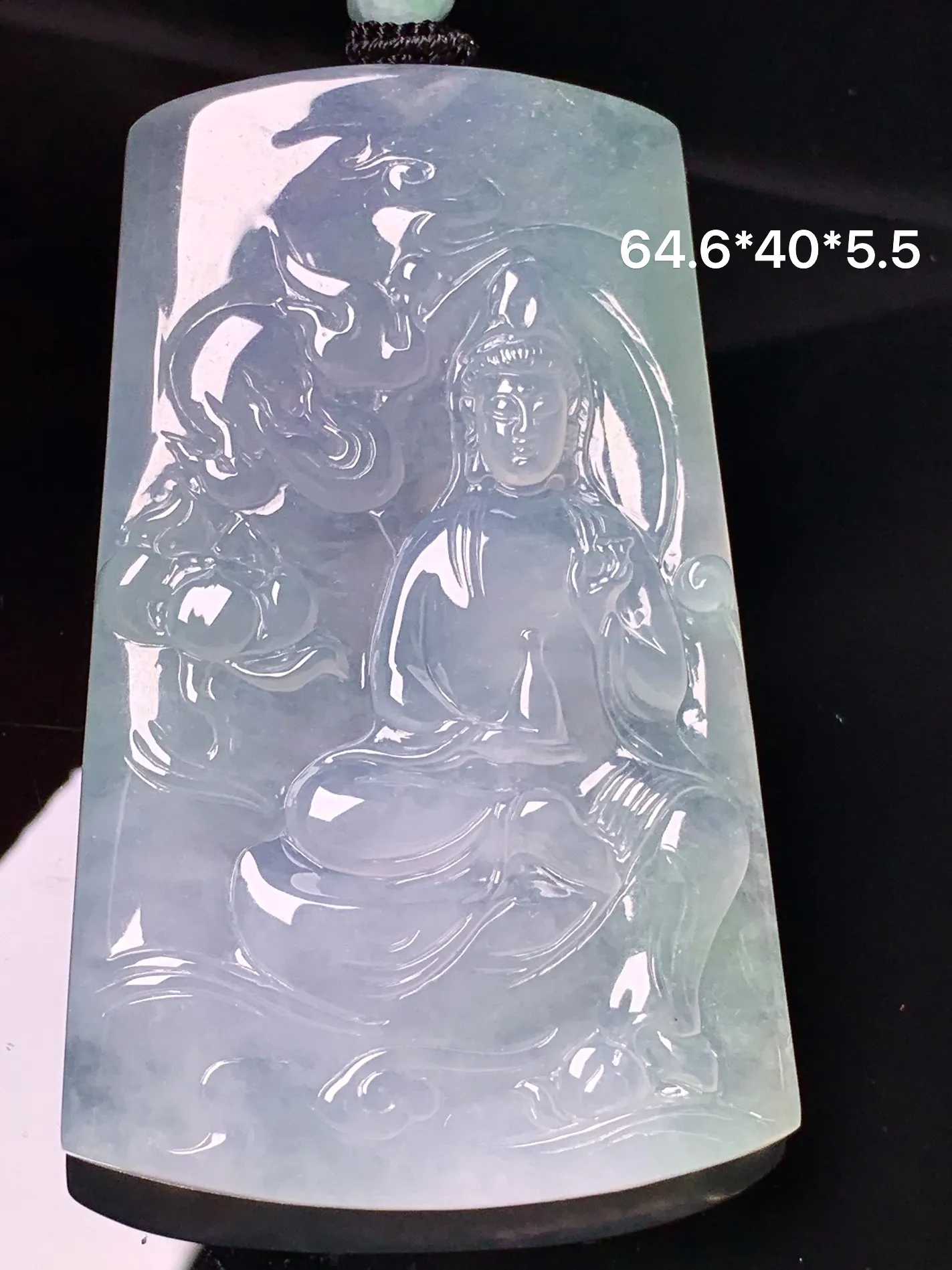 冰种观音菩萨吊坠 玉质细腻 色泽清新艳丽 整体尺寸64.6*40*5.5