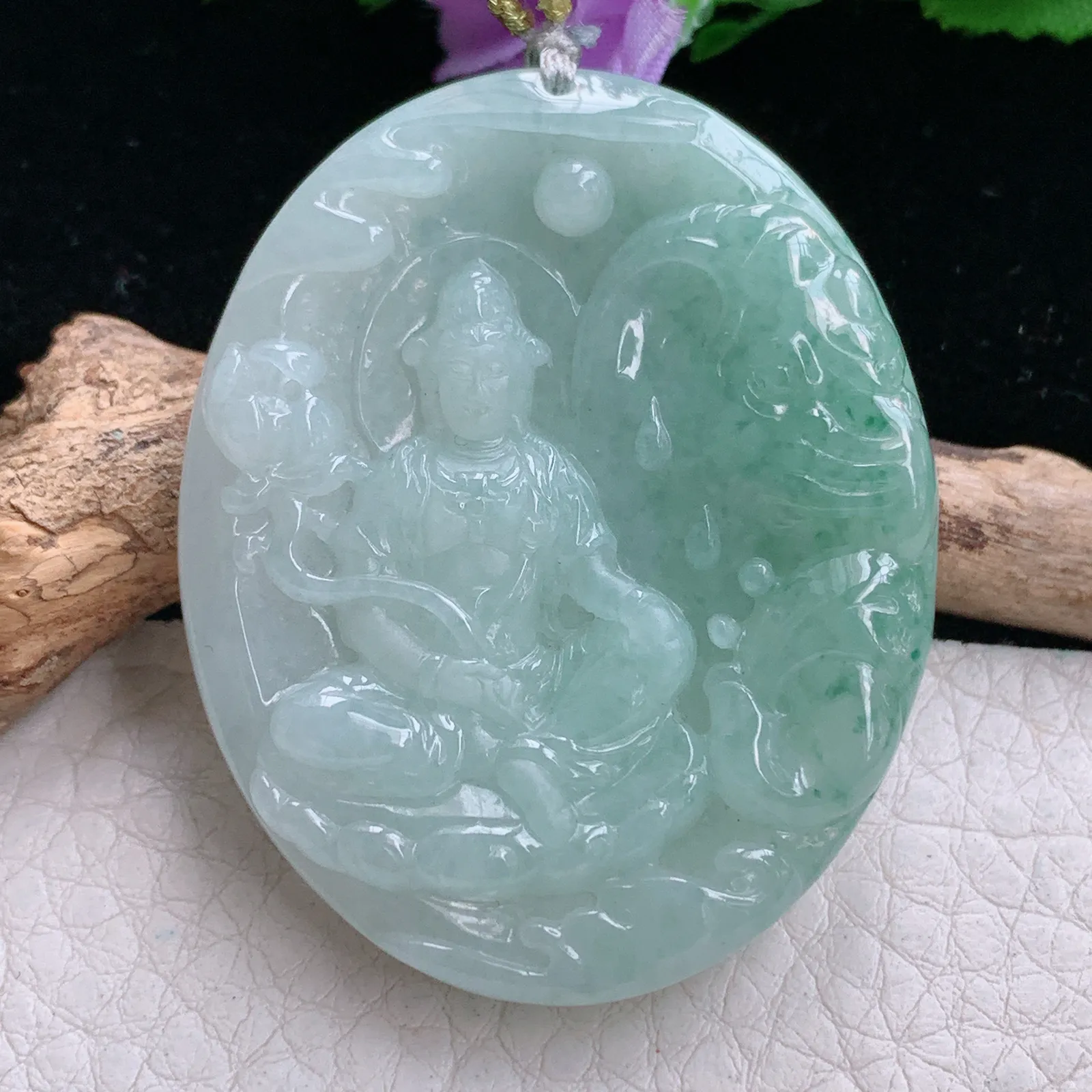 rp实拍48*39.5*7.6缅甸翡翠精雕水润文殊菩萨 生肖守护神玉吊坠 玉挂坠