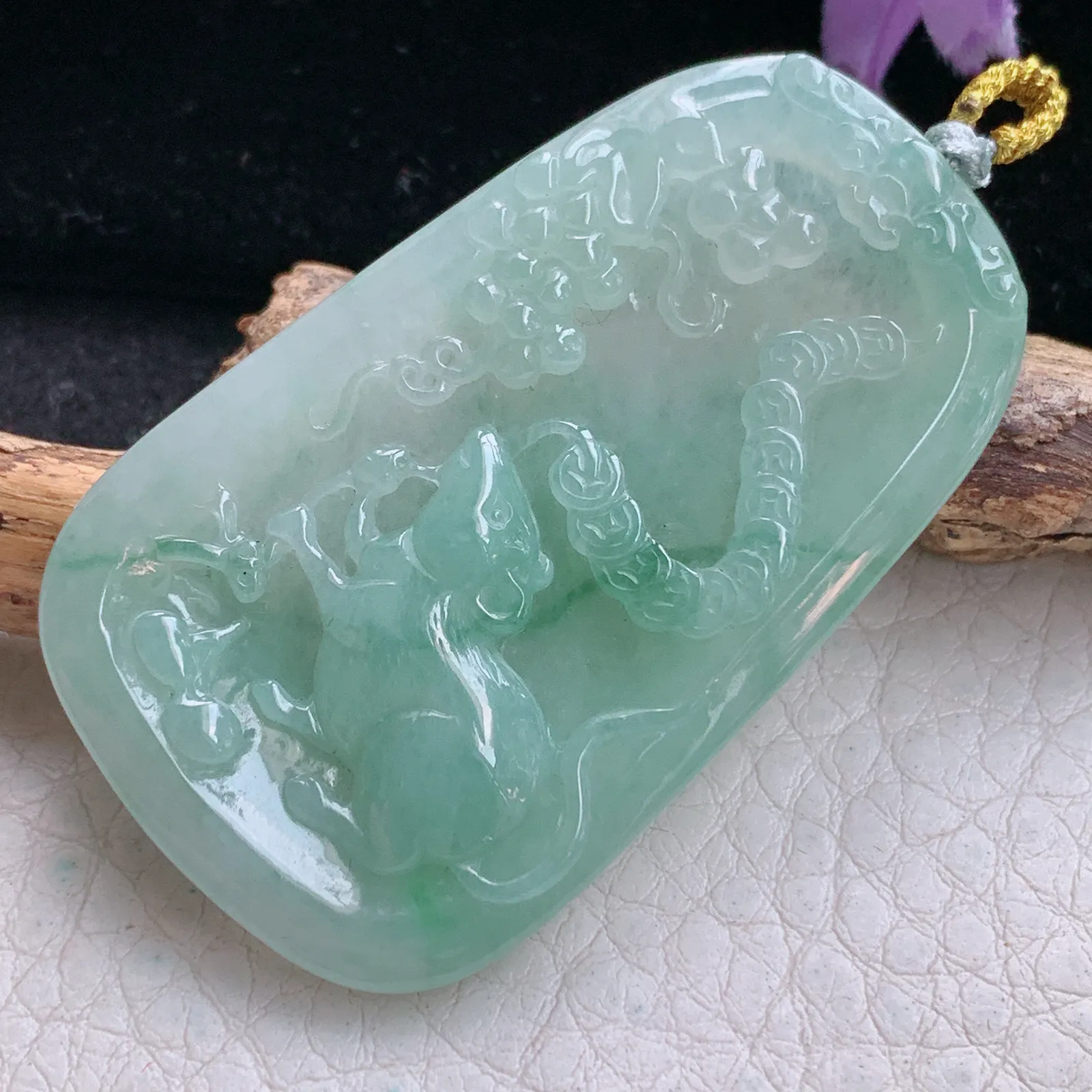 rp实拍50*38*5.3缅甸翡翠精雕飘花招财老鼠 生肖鼠玉吊坠 玉挂坠