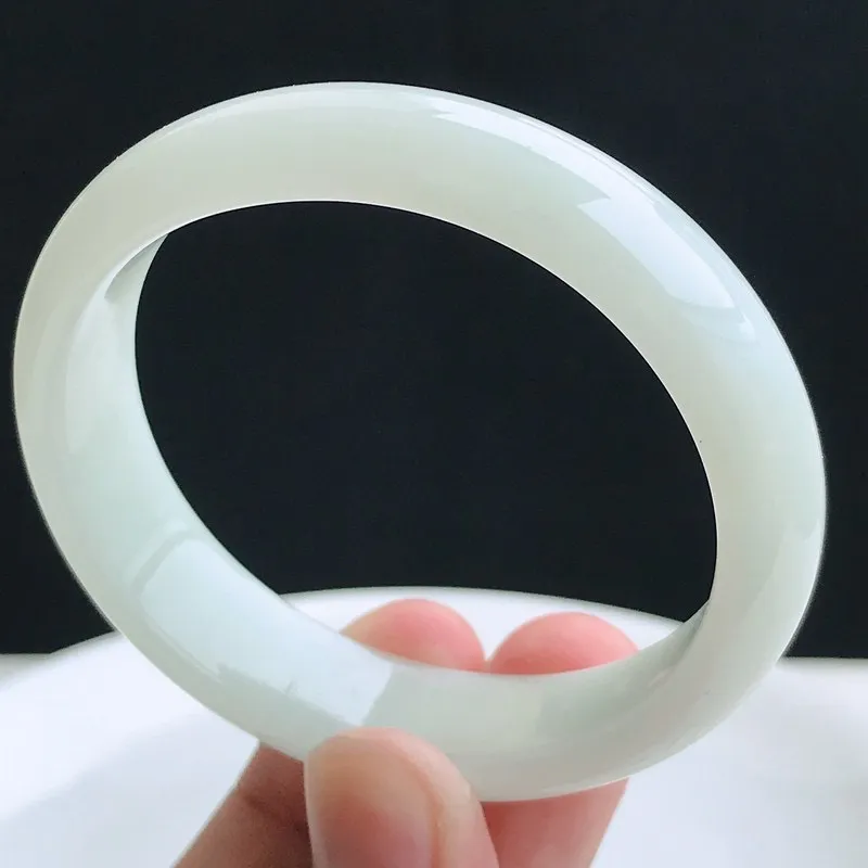 椭圆手镯55.2*49.7圈天然A货翡翠浅绿玉石手镯44.74g