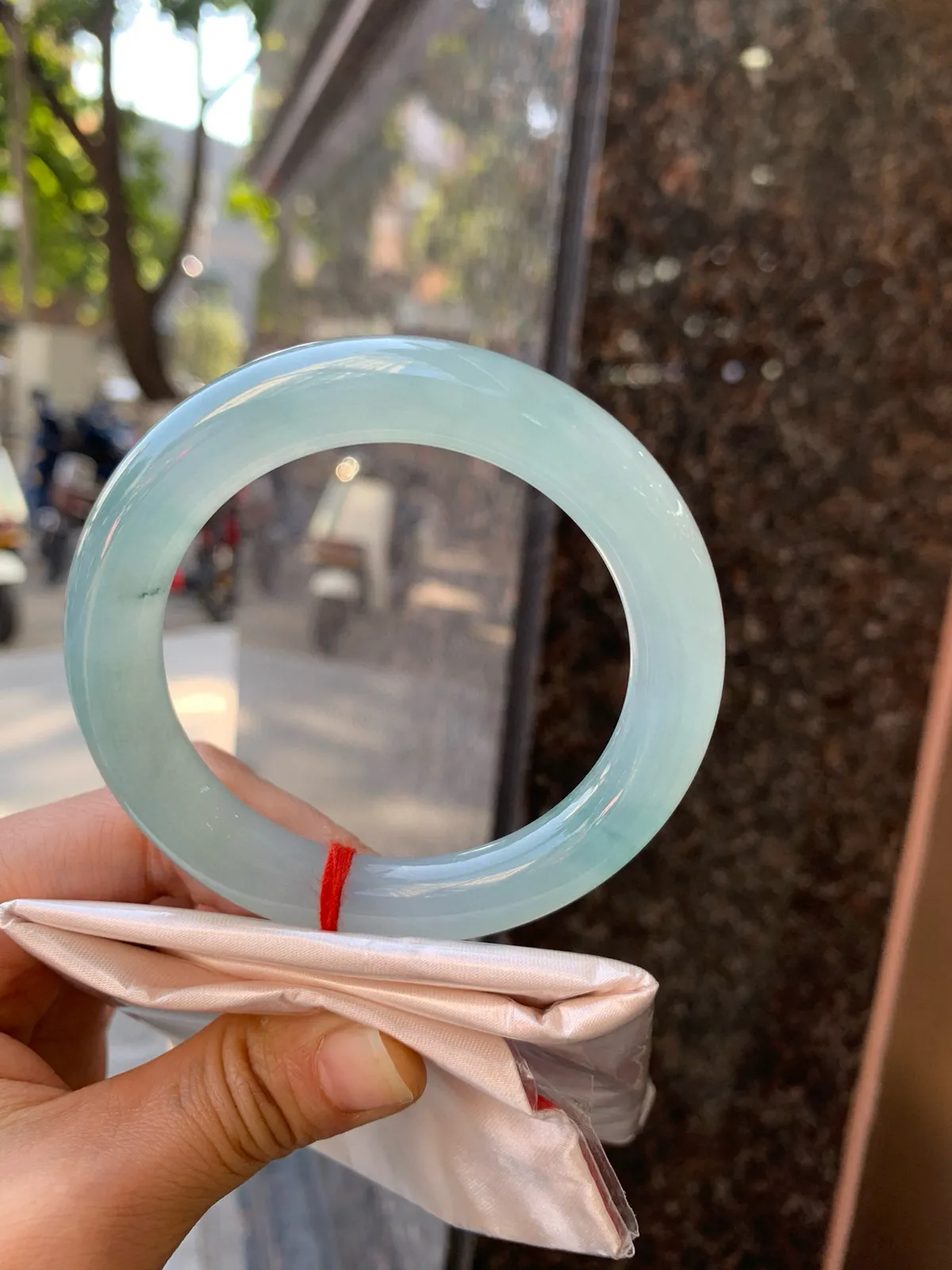 冰晴圆条，底色均匀，冰胶十足
尺寸 54.4-10.7-10.6