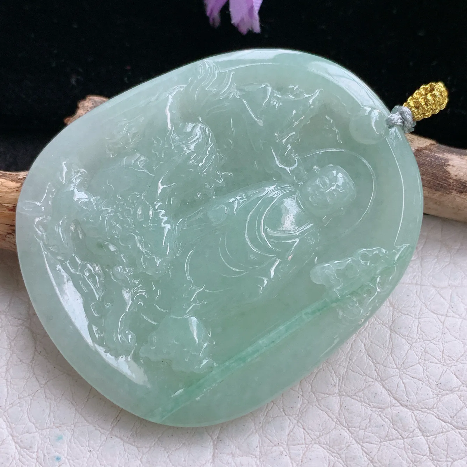 rp实拍50*41.8*5缅甸翡翠精雕甜绿地藏王菩萨玉吊坠 玉挂坠