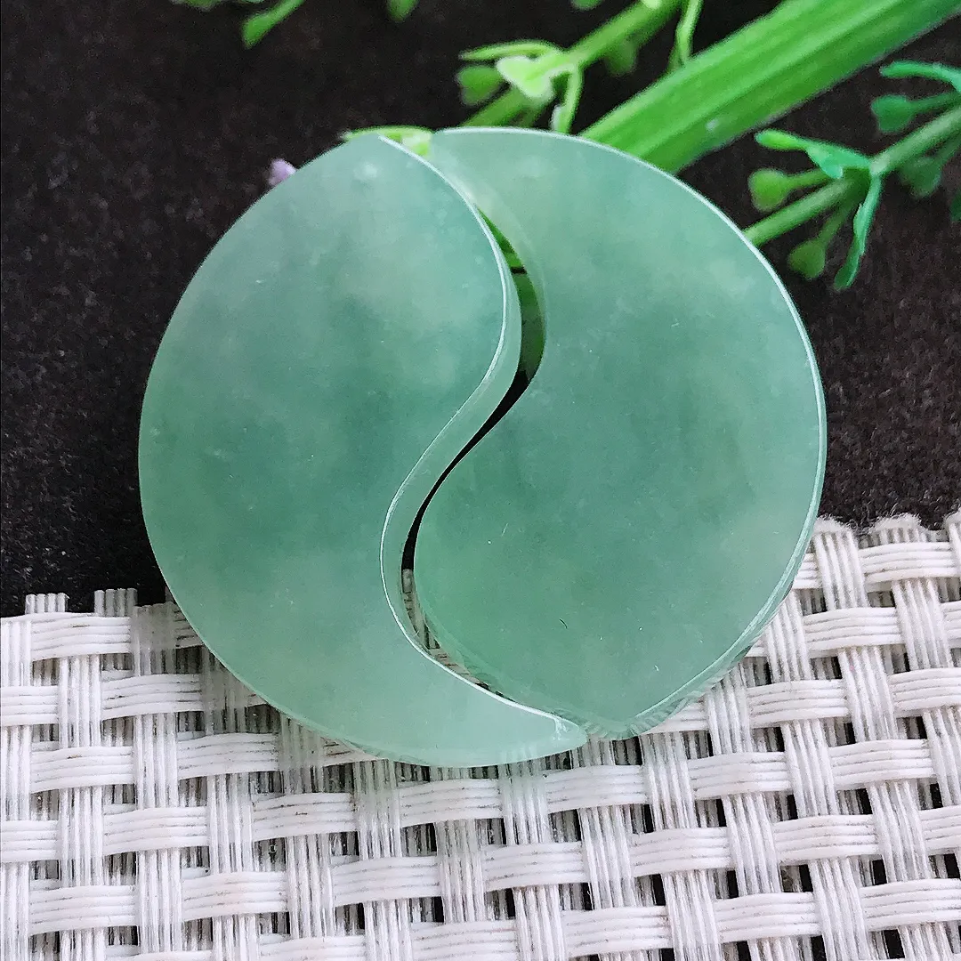 实拍A货翡翠39.8/20.5/5老坑冰胶水灵冰晴满甜绿仿古龙凤牌吊坠翡翠玉牌挂件