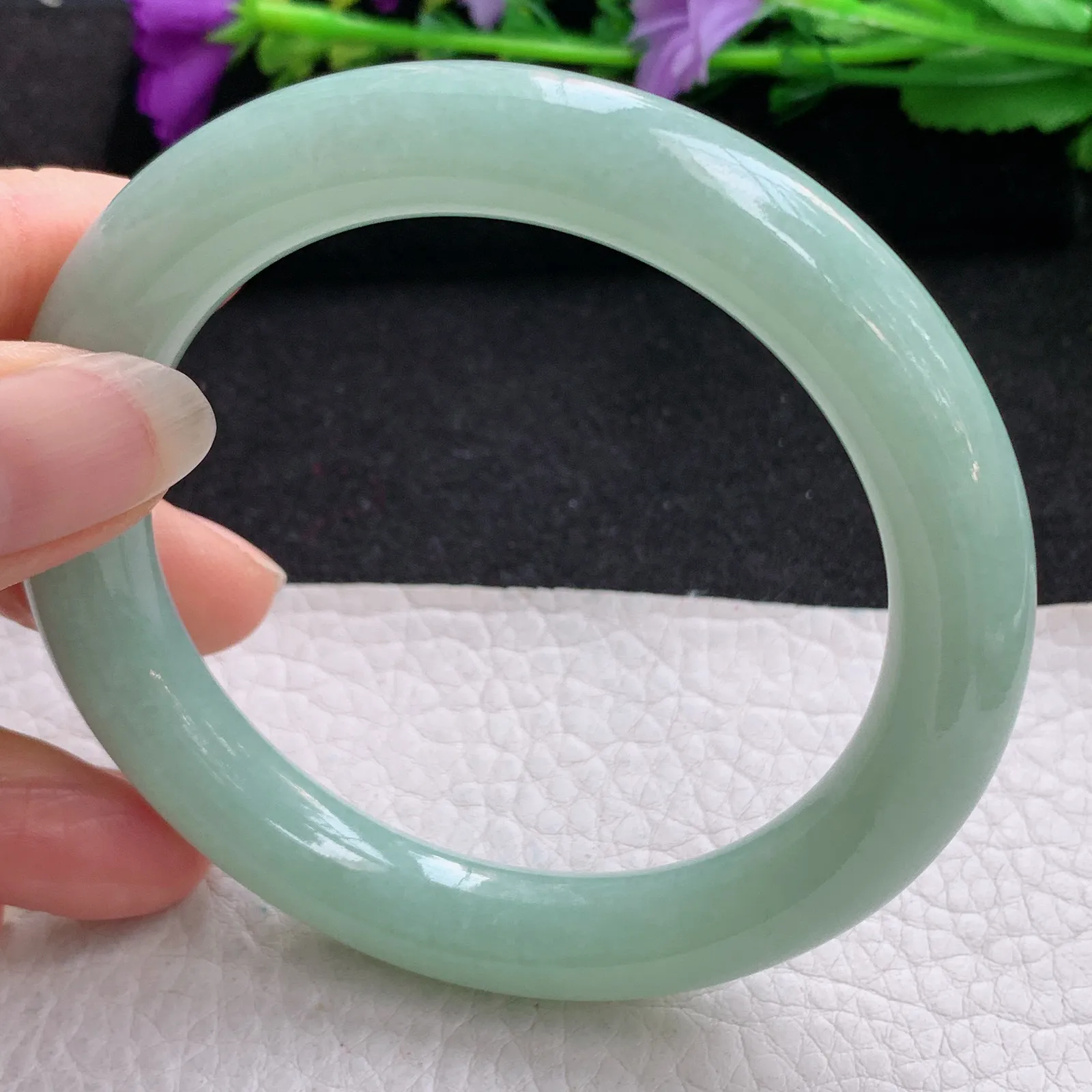 nr实拍58*10.5美人镯 缅甸翡翠a货玉手镯甜绿圆条玉手环 叮当镯