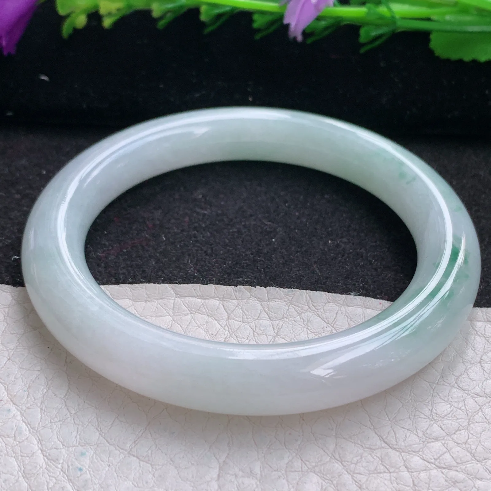 z实拍54*9.9*9.5美人镯 缅甸翡翠精美冰飘花圆条玉手镯 内纹！不扣手