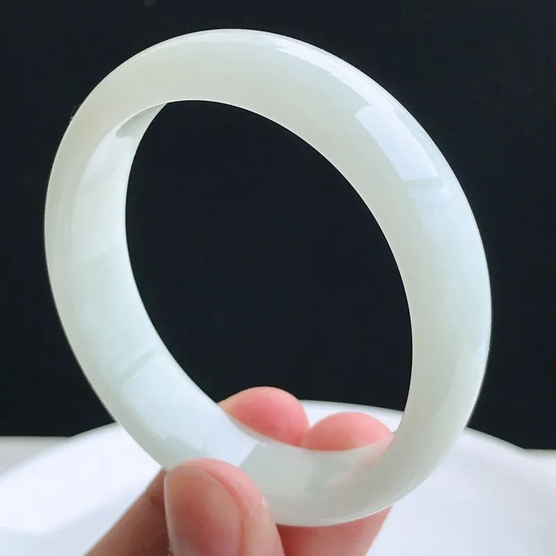 椭圆手镯55.2*49.7圈天然A货翡翠浅绿玉石手镯44.74g