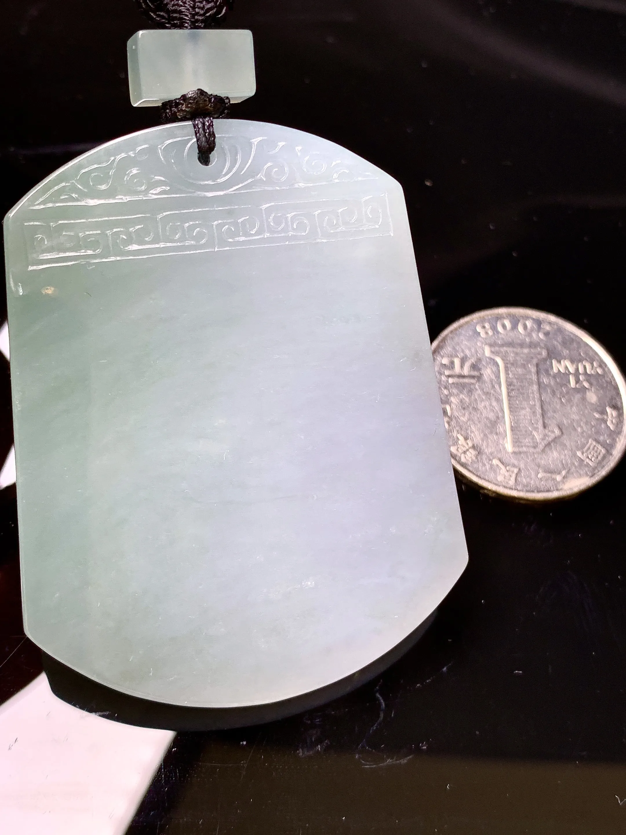 飘绿无事牌吊坠 玉质细腻 色泽清新艳丽 整体尺寸55.2*43.3*5.5