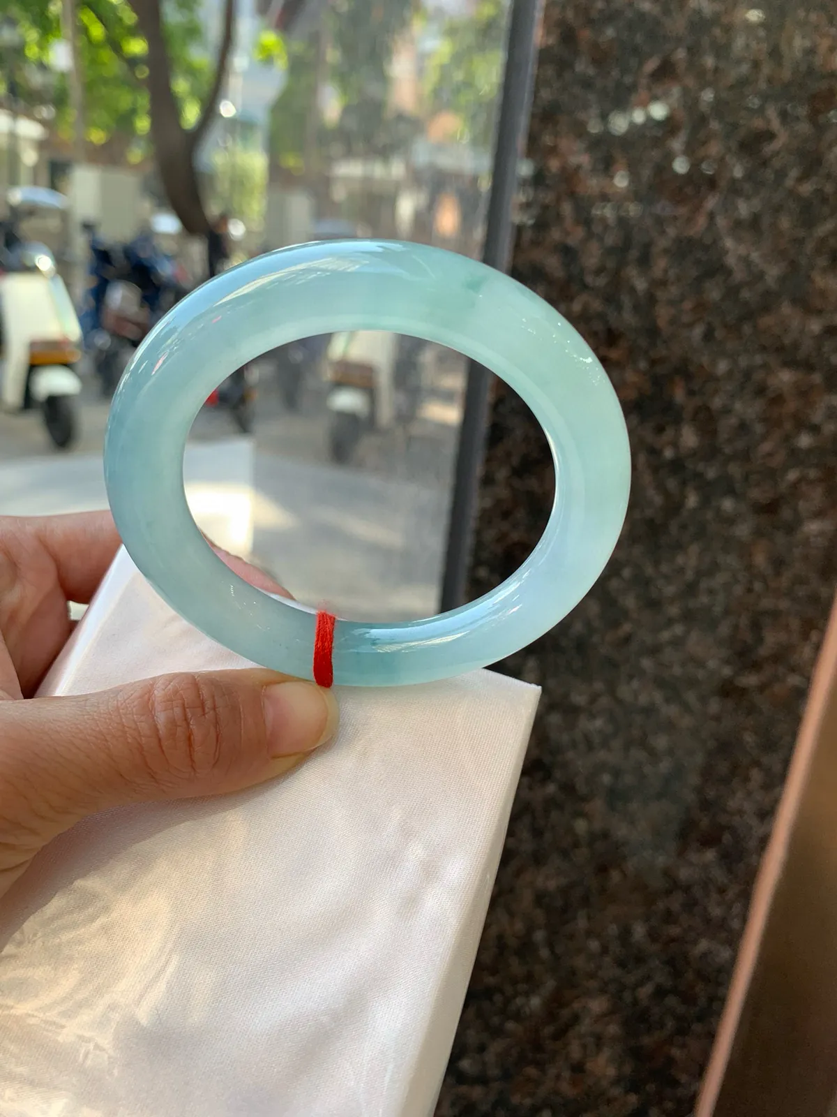 冰晴圆条，底色均匀，冰胶十足
尺寸 54.4-10.7-10.6