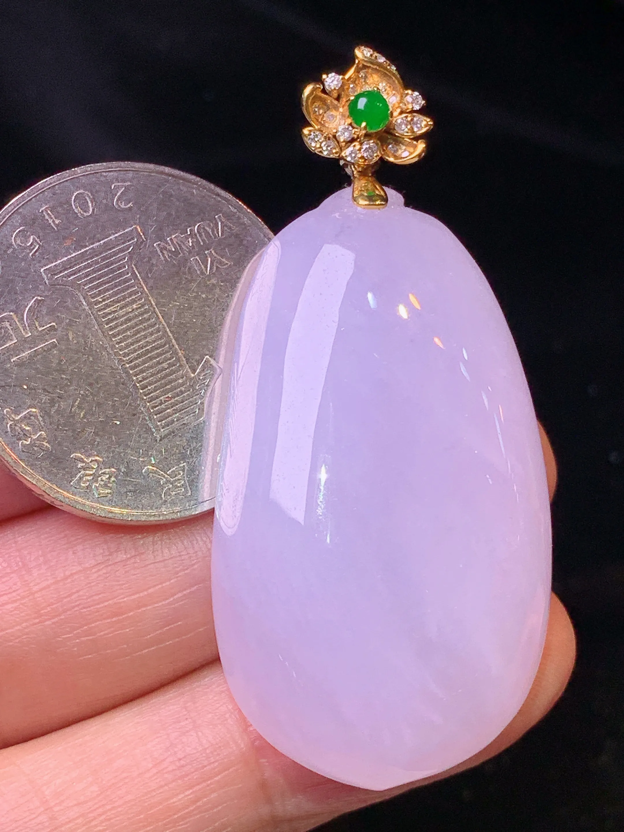 18金钻镶嵌紫罗兰福瓜吊坠 玉质细腻 色泽清新艳丽 整体尺寸49.5*23*10