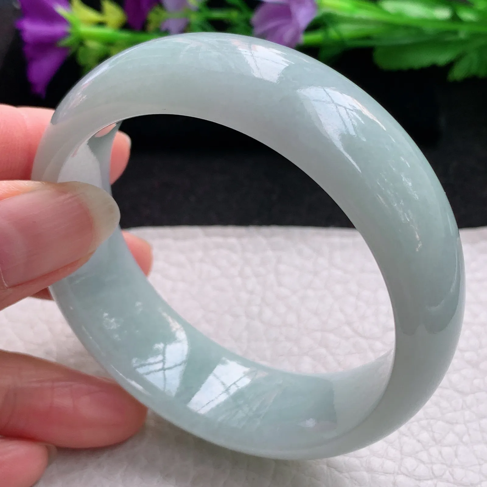 js实拍55.5*19.6*8轮胎镯 缅甸翡翠精美水润浅绿宽边玉手镯 玉手环