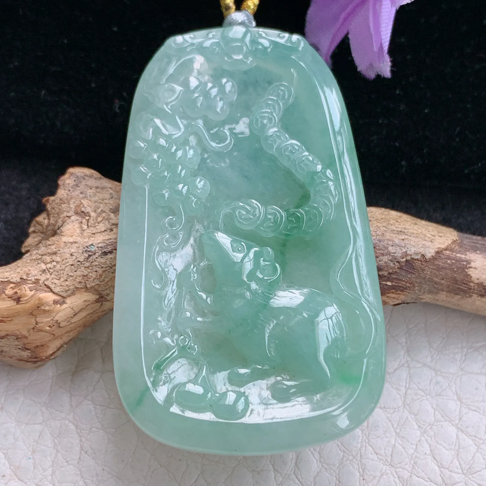 rp实拍50*38*5.3缅甸翡翠精雕飘花招财老鼠 生肖鼠玉吊坠 玉挂坠