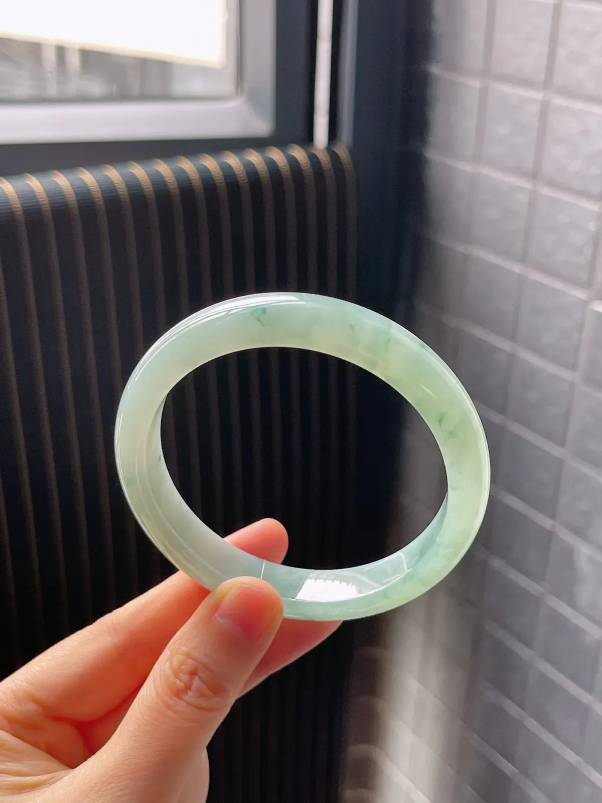 正圈57.7圈口，翡翠冰糯种绿色手镯