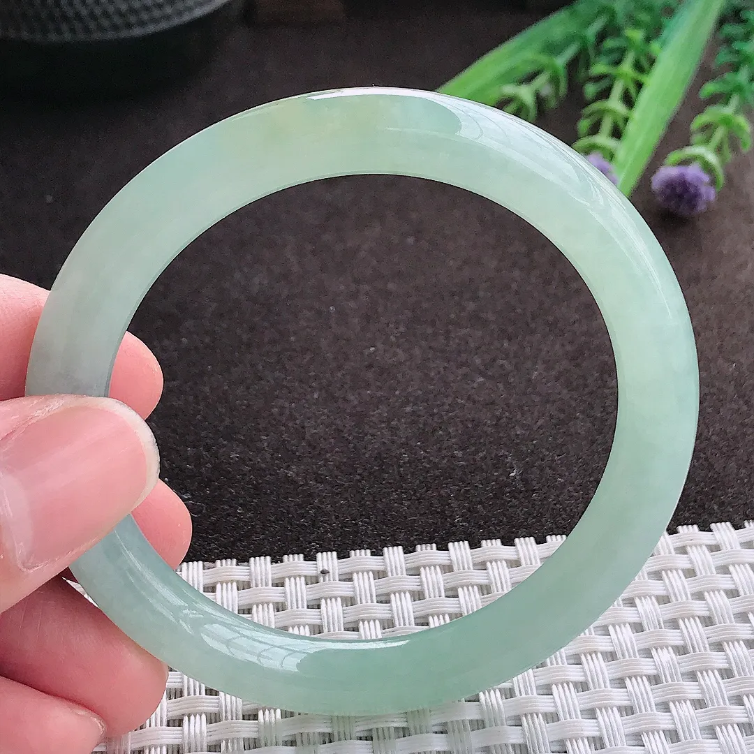 实拍A货翡翠53.5/8.2/8.4老坑冰胶水灵冰晴绿圆条手镯玉镯子平安镯