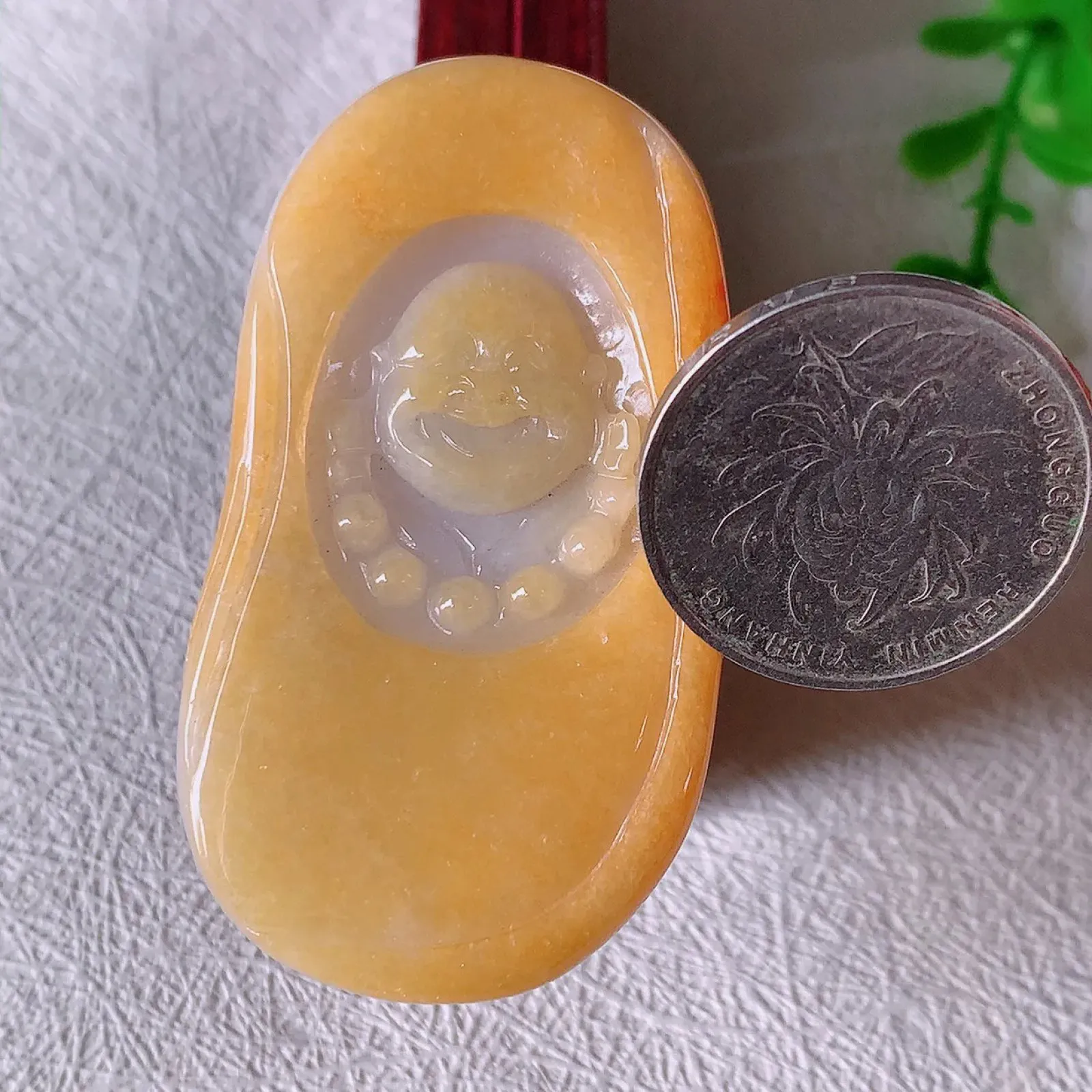 自然光实拍，冰润黄翡双彩翡翠布袋佛吊坠，代代有财，灼灼生辉！澄净美好的布袋福佛 ，形态极为讨喜， 可爱憨然#41.22