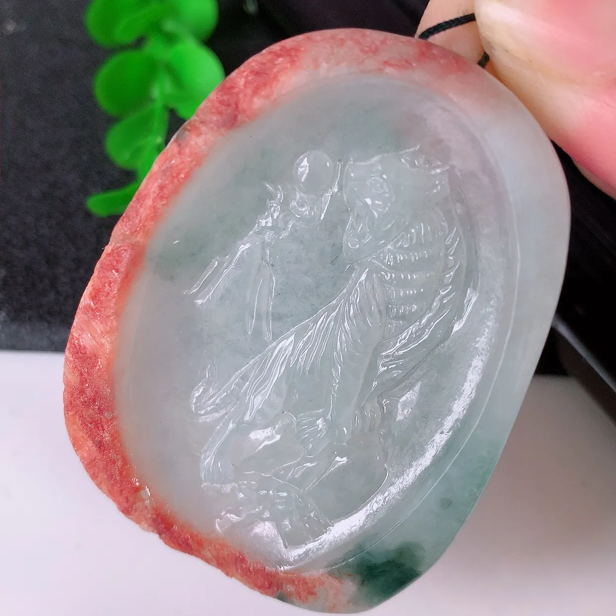 自然光实拍，冰透三彩翡翠生肖虎牌吊坠，黄加绿翡翠，种老水足，雕工精湛 ， 寓意美好，佩戴时尚出众！#60.16