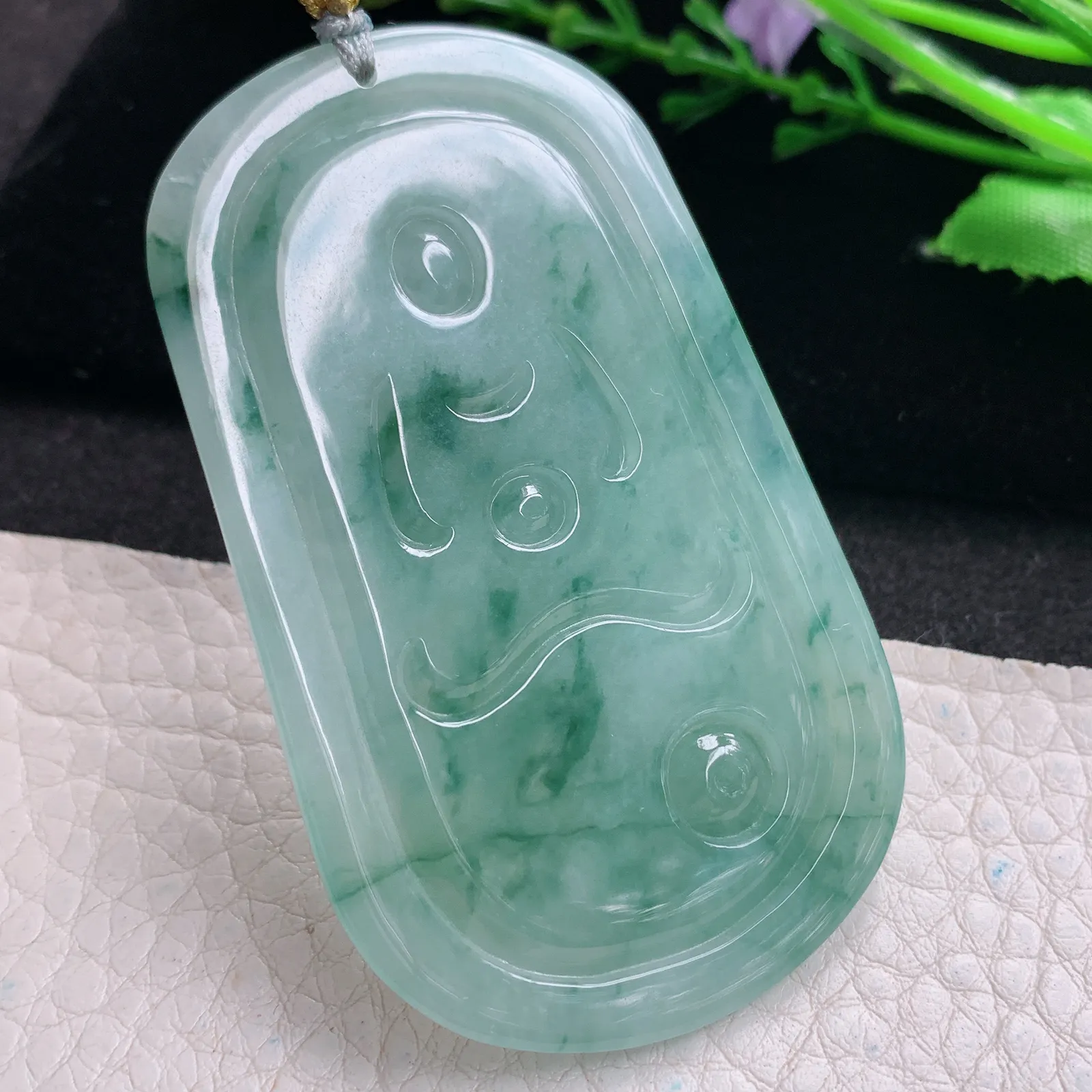 rp实拍63.7*38.8*5.8缅甸翡翠精雕文殊菩萨 生肖守护神玉吊坠 玉挂坠