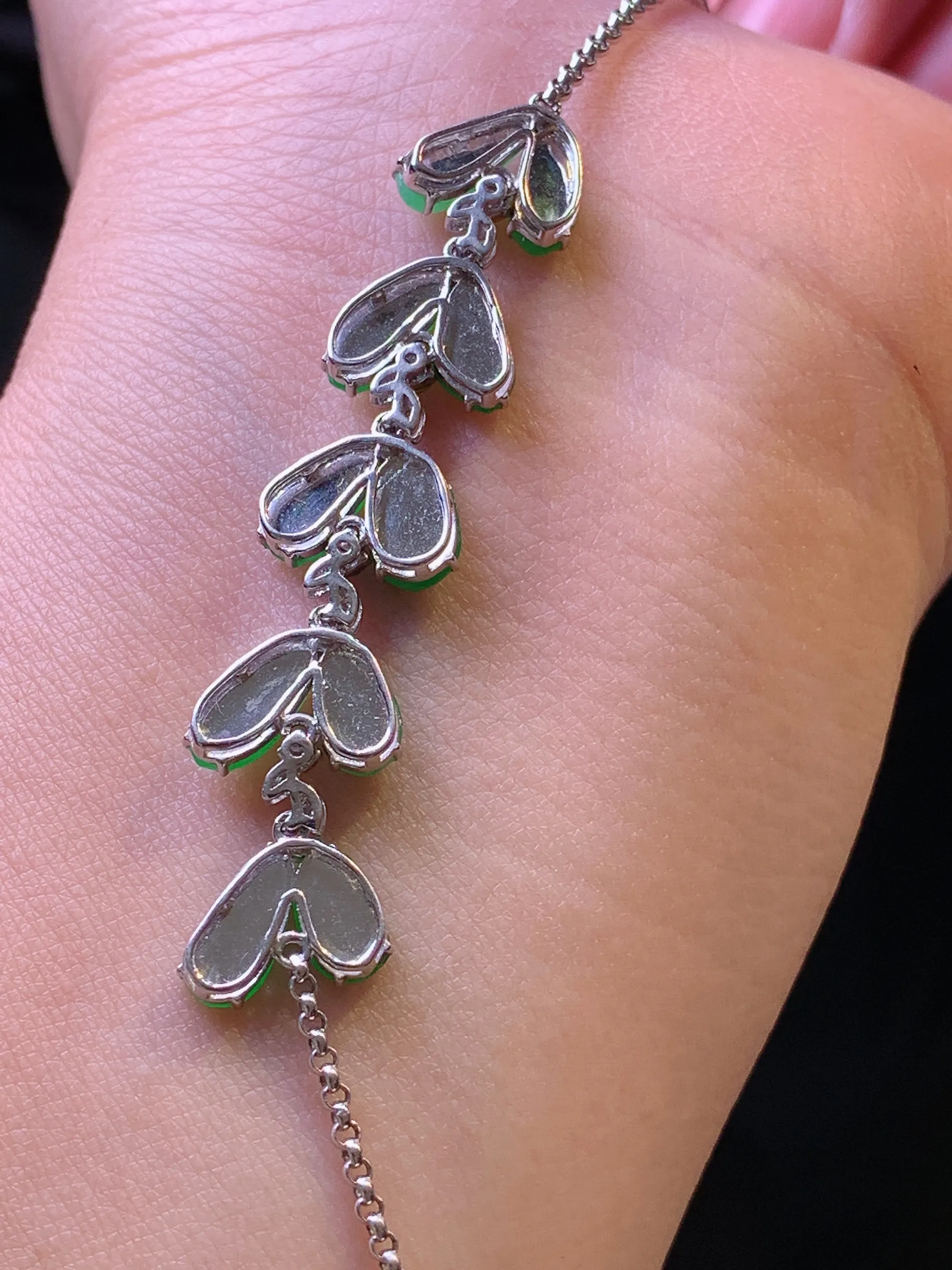 18k金钻镶嵌翠绿水滴手链 玉质细腻 色泽清新艳丽 整体尺寸52*10.8*3.8