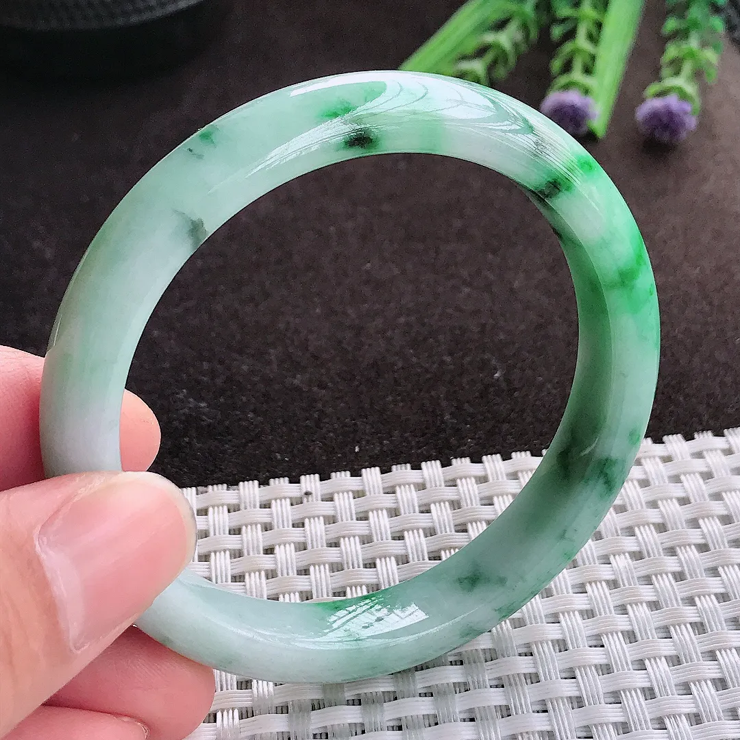 实拍A货翡翠55/10.7/7.6老坑精美温润飘阳绿手镯宽边玉镯子平安镯