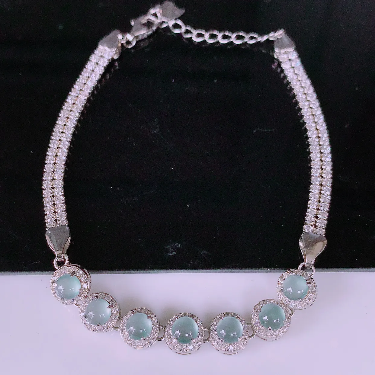 冰透满绿翡翠925银镶嵌手链，自然光实拍，翠色灵动，颜色漂亮，种老水足，品相佳，佩戴佳品！#97.2