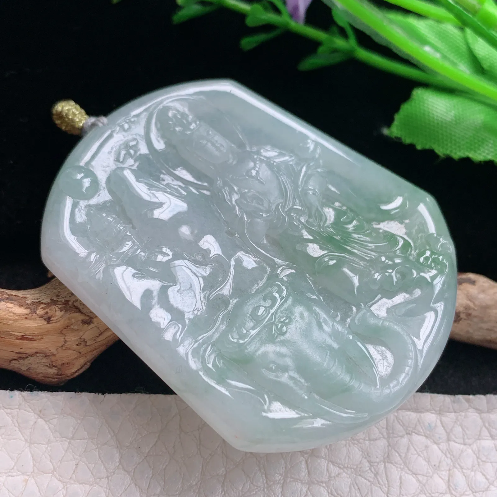 rp实拍53*45*5.8缅甸翡翠精雕冰飘绿花普贤菩萨生肖守护神玉吊坠 玉挂坠