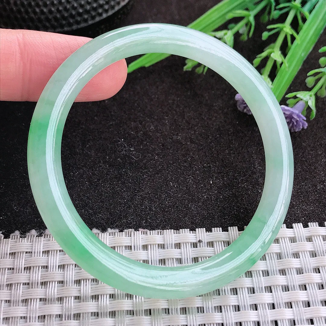 实拍A货翡翠52/6.6/7.3小圈口老坑冰胶水灵冰甜绿圆条手镯翡翠玉镯子平安镯