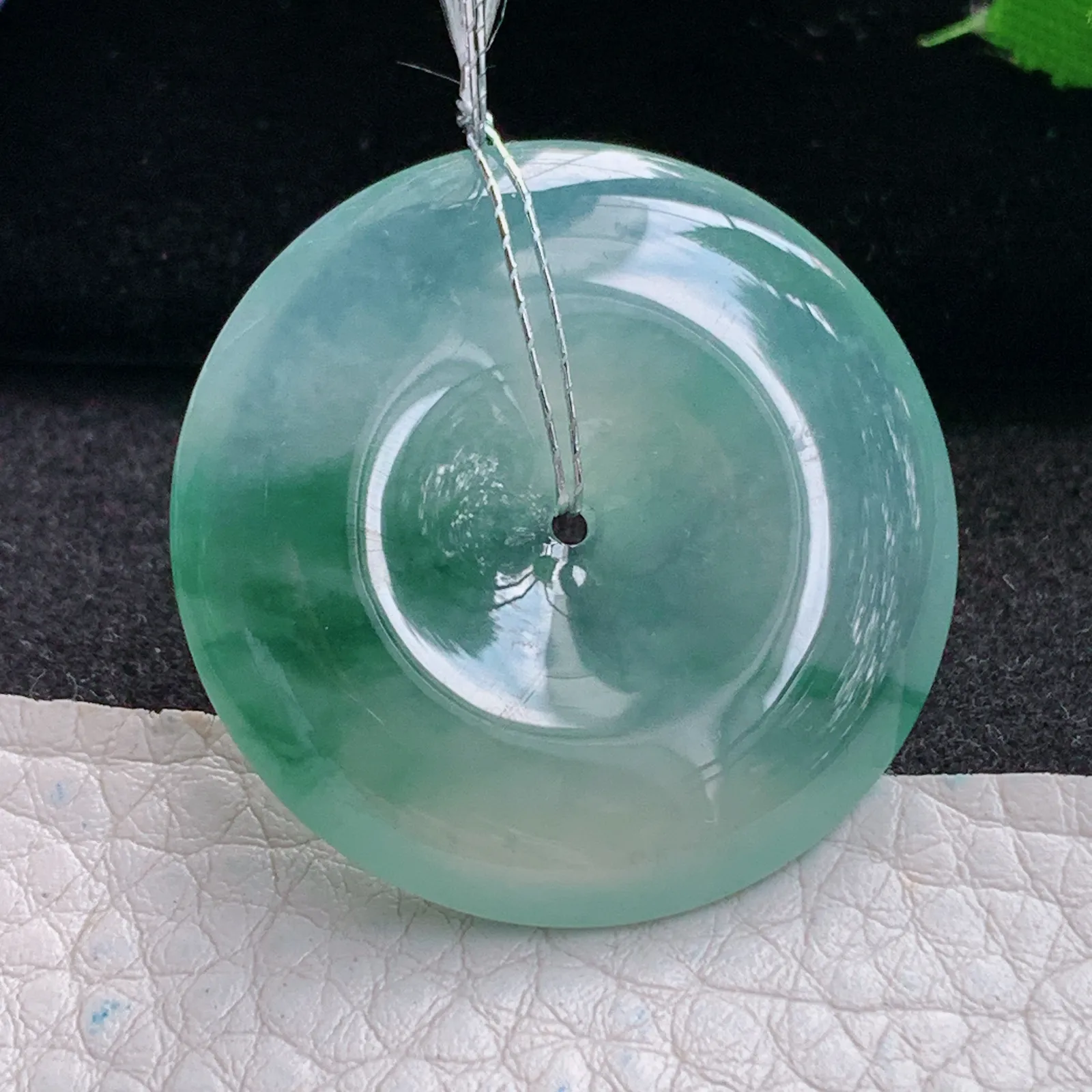 qxm实拍33*5.7缅甸翡翠精雕冰飘花大平安扣 玉扣玉吊坠 玉挂坠