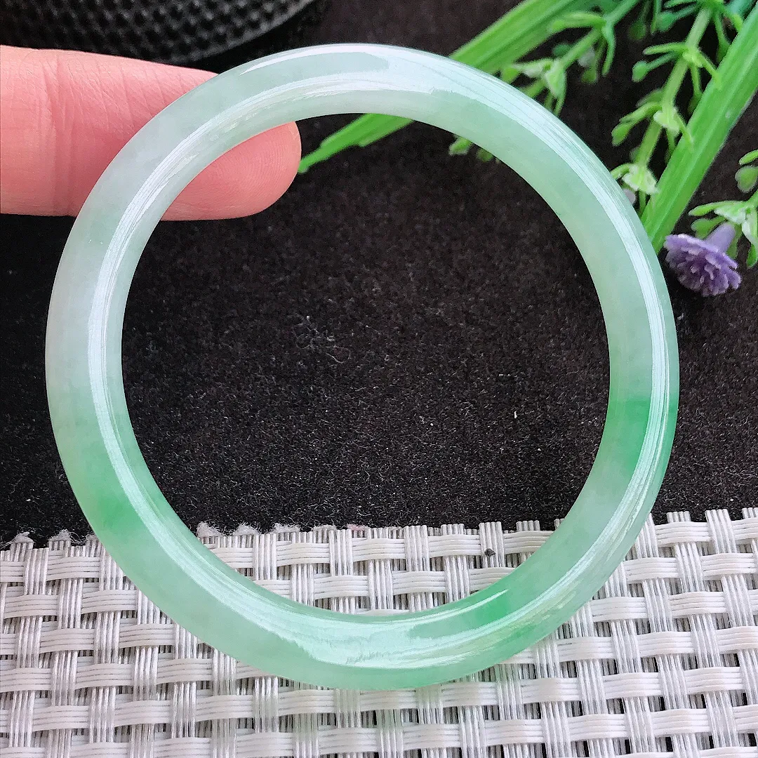 实拍A货翡翠52/6.6/7.3小圈口老坑冰胶水灵冰甜绿圆条手镯翡翠玉镯子平安镯